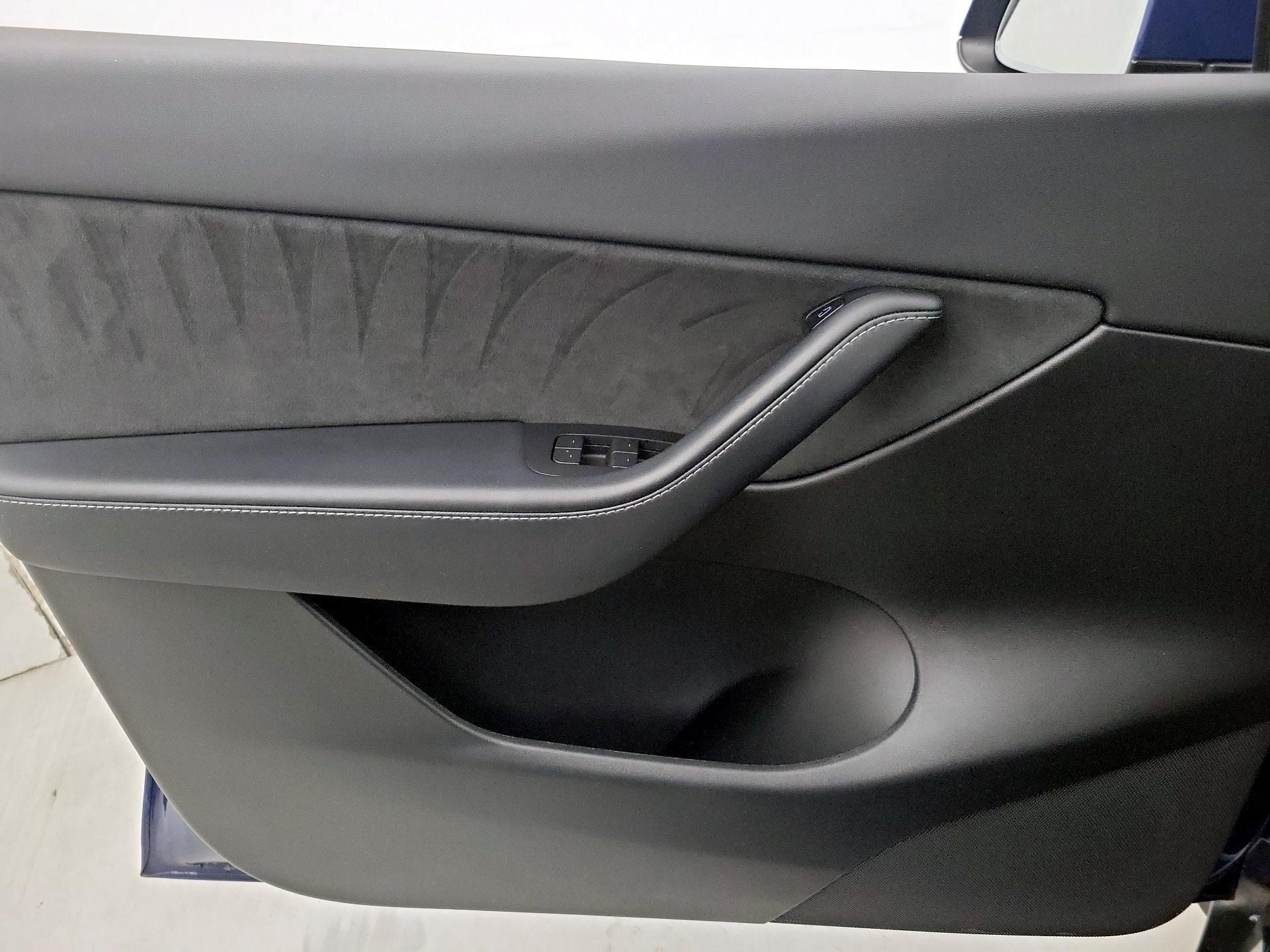Thumbnail: 2022 Tesla Model Y - 12