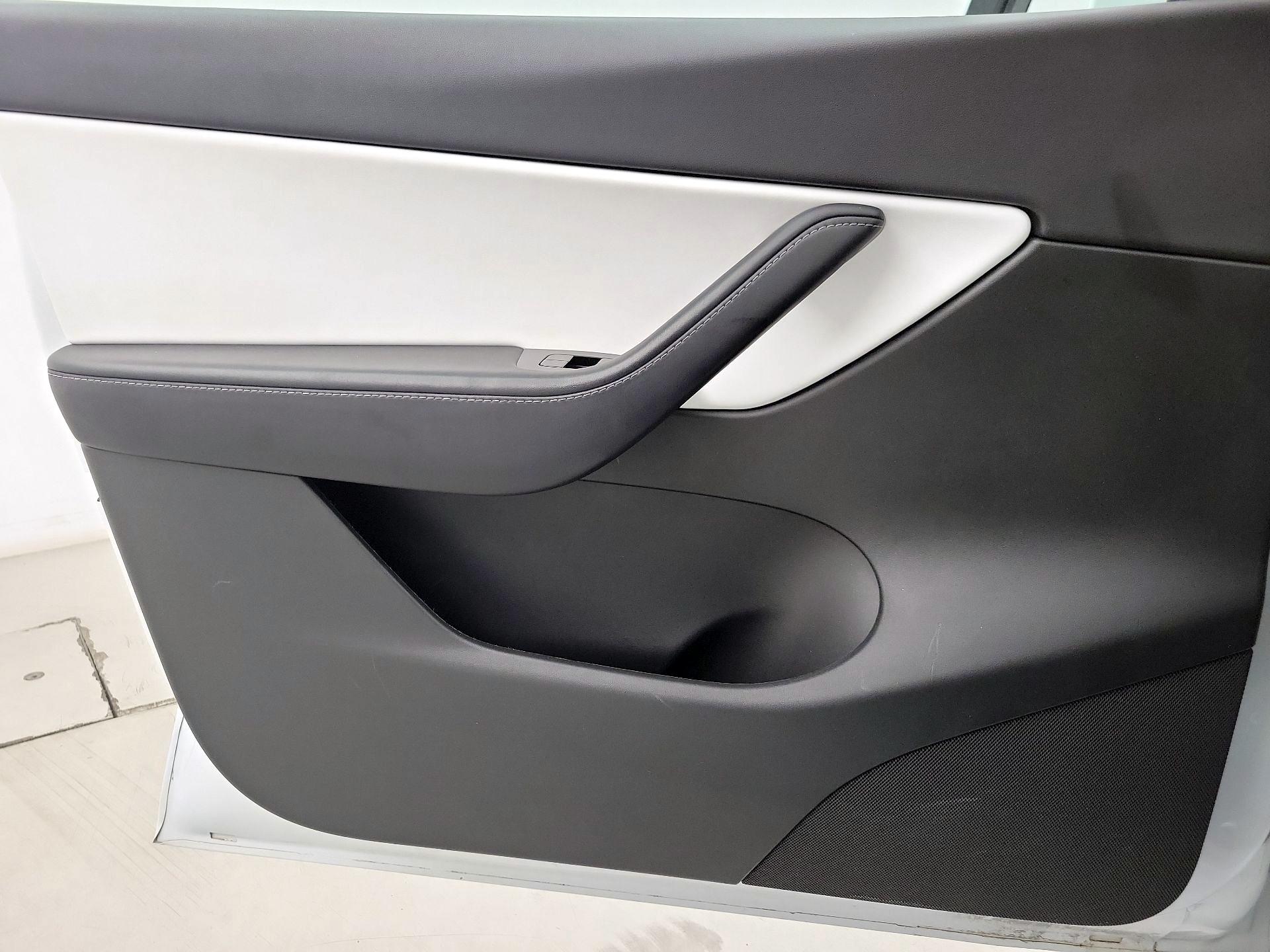 Thumbnail: 2020 Tesla Model Y - 12