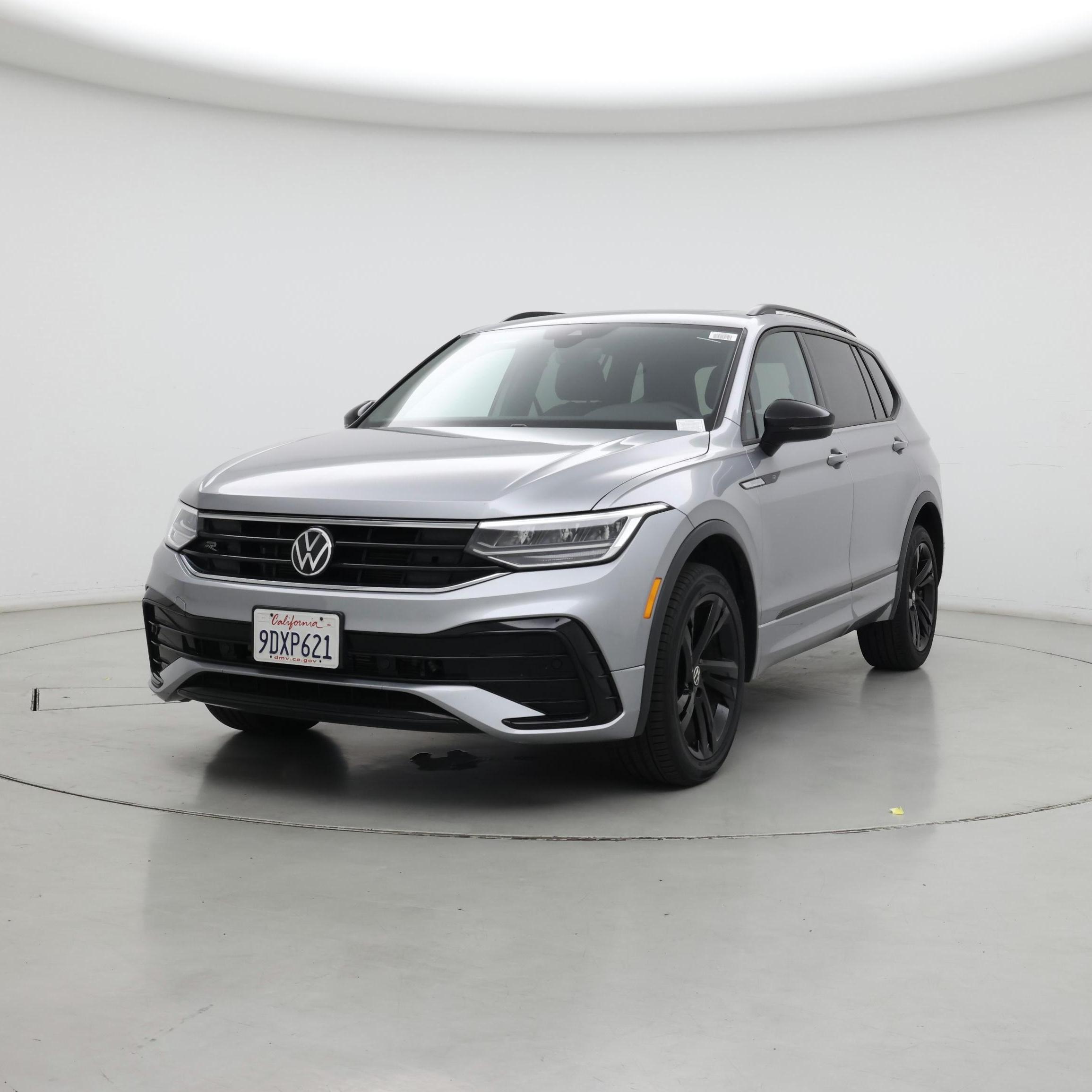 Thumbnail: 2023 Volkswagen Tiguan - 4