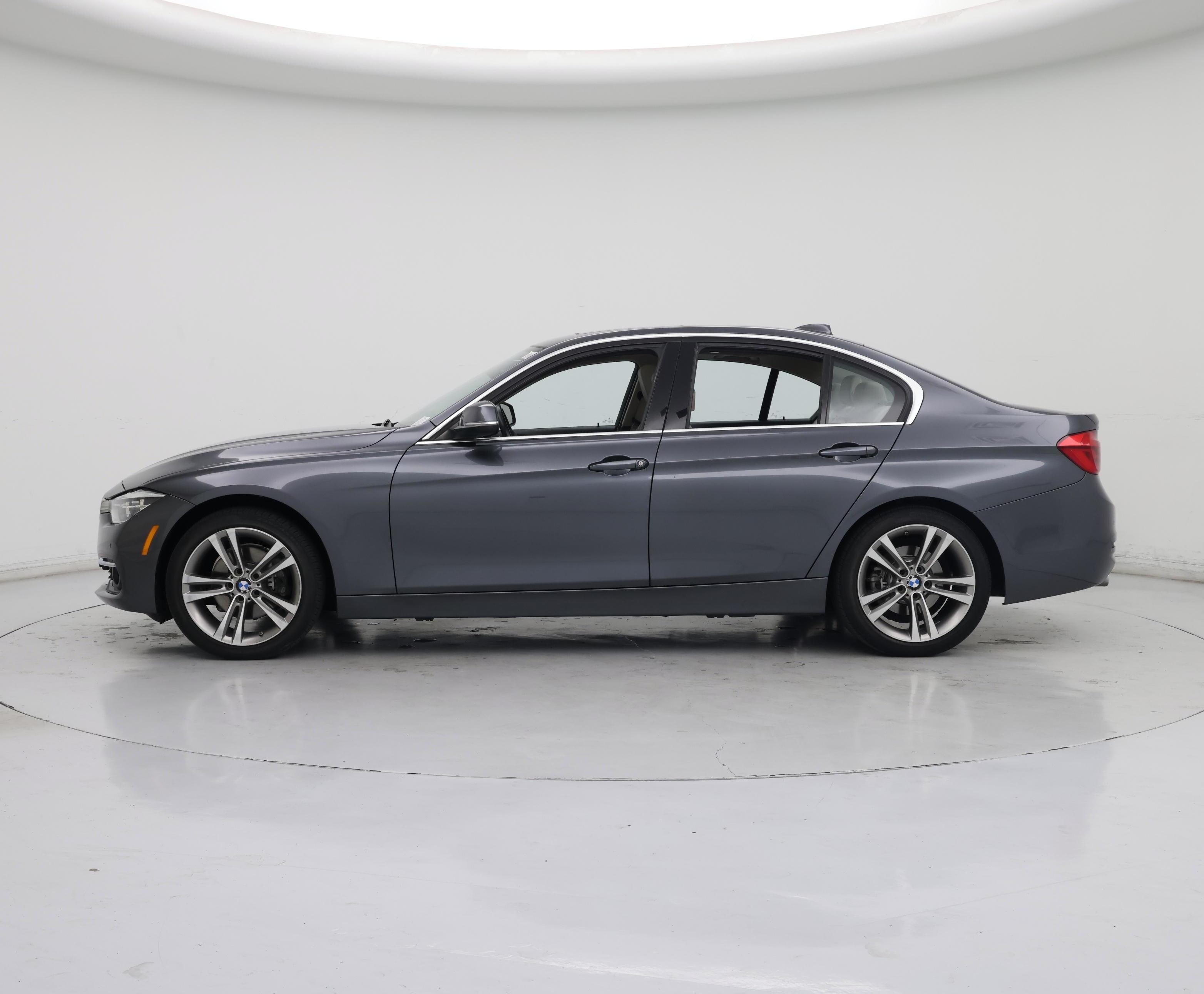 Thumbnail: 2018 BMW 3 Series - 3