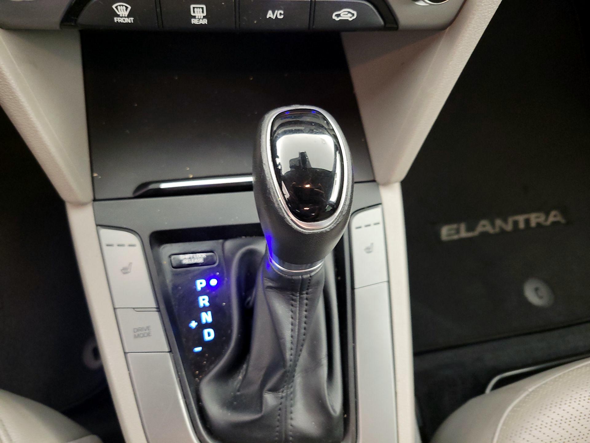 Thumbnail: 2017 Hyundai Elantra - 18