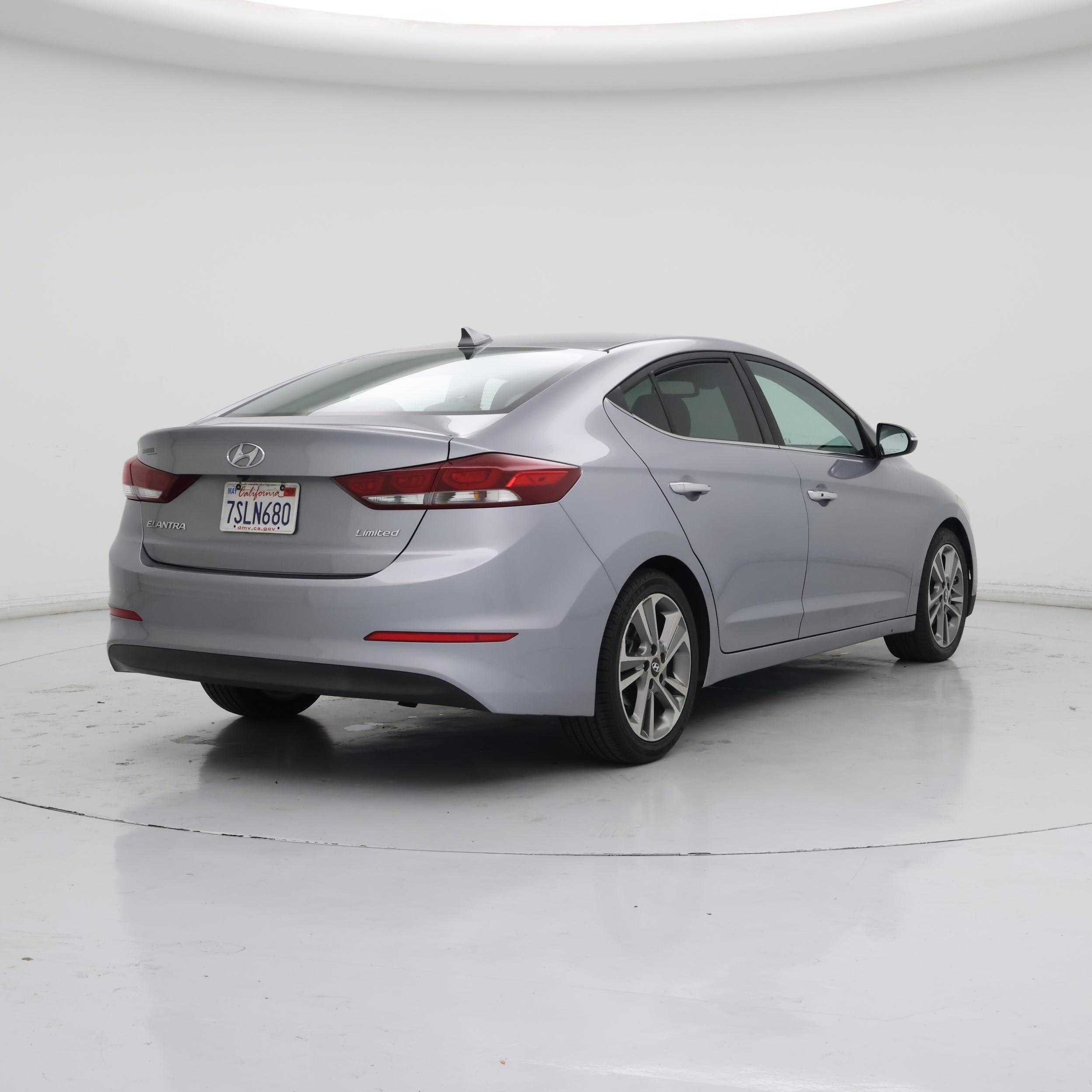 Thumbnail: 2017 Hyundai Elantra - 8