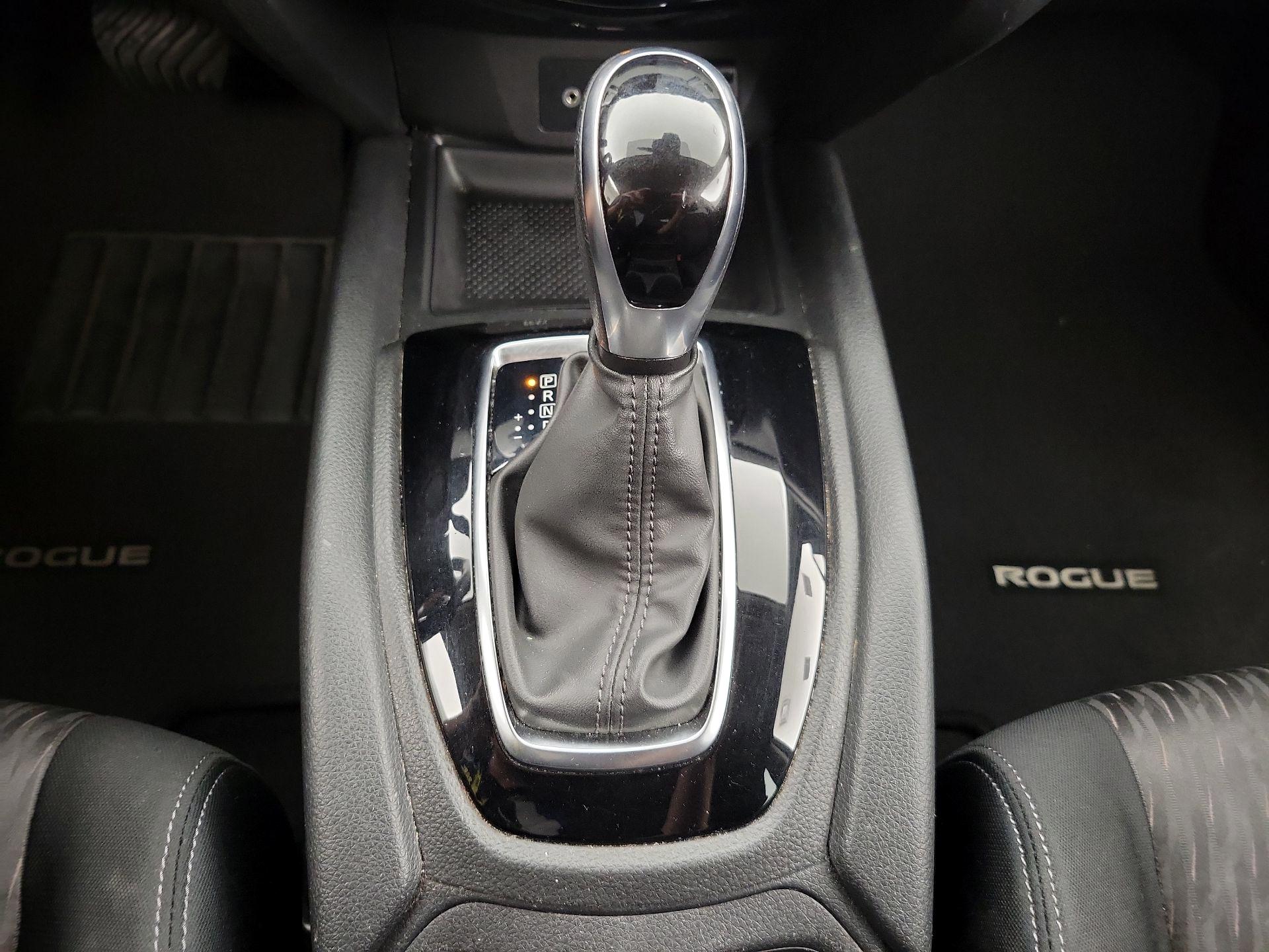Thumbnail: 2020 Nissan Rogue - 17