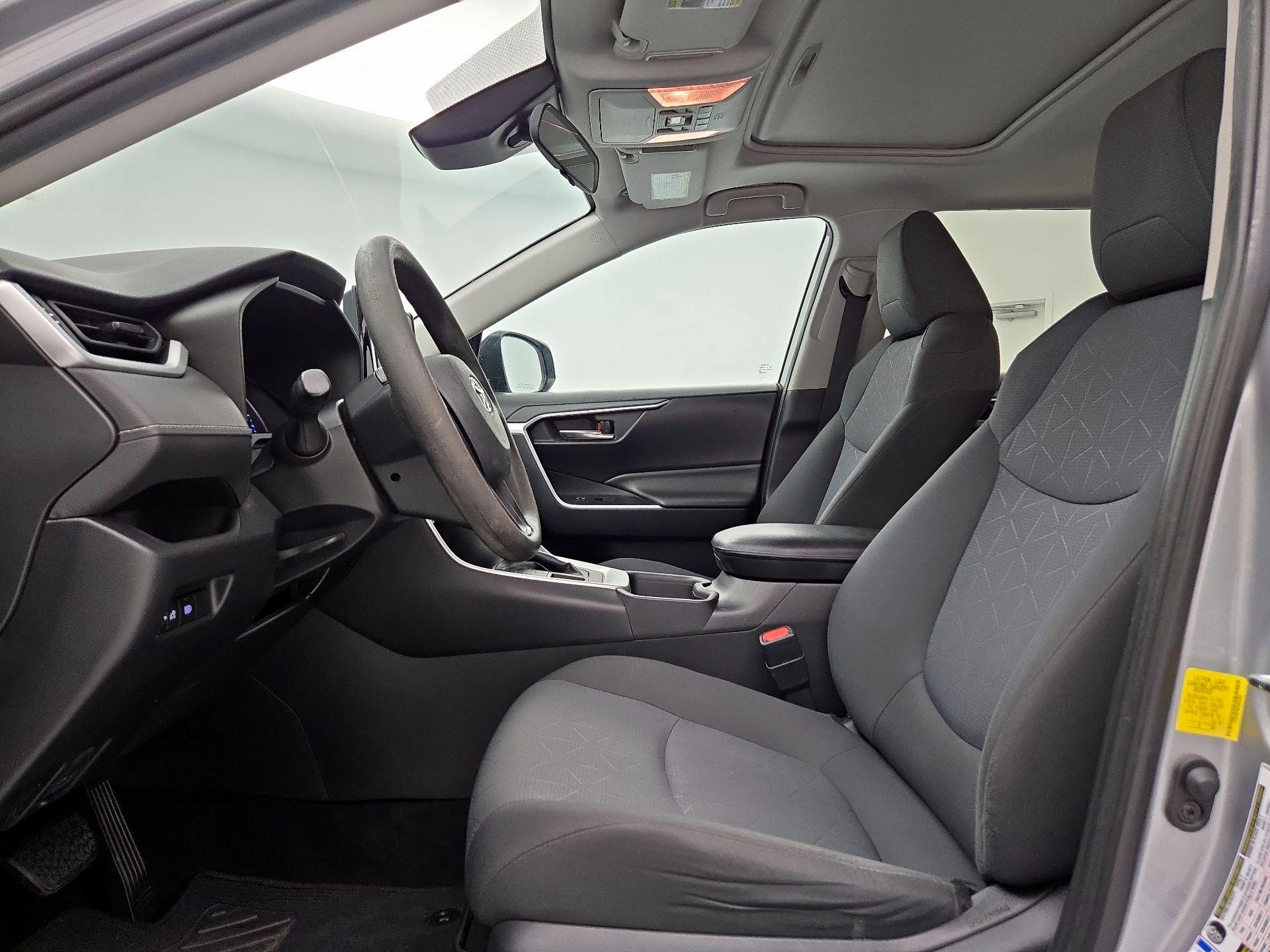 Thumbnail: 2019 Toyota RAV4 - 11