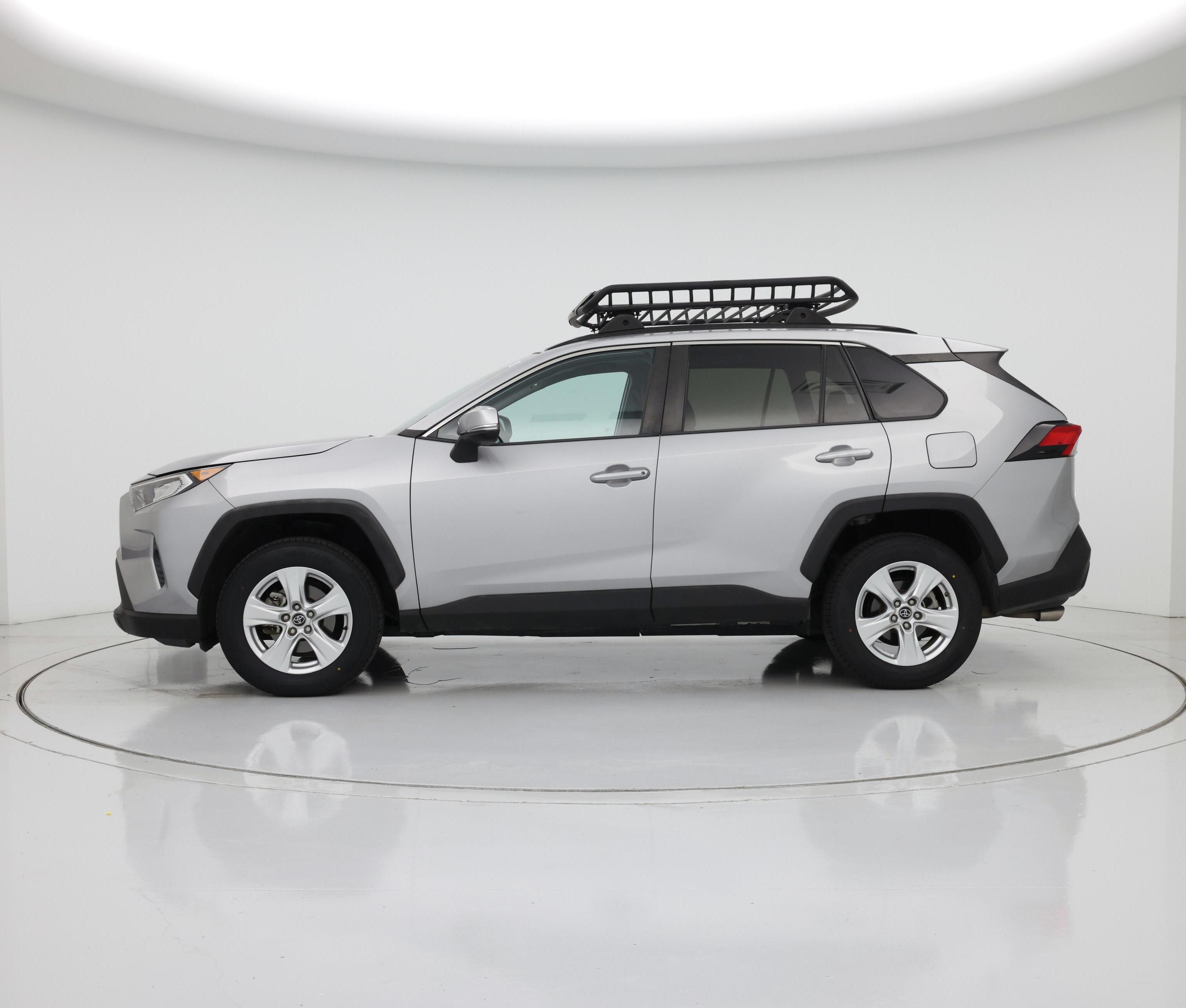 Thumbnail: 2019 Toyota RAV4 - 3