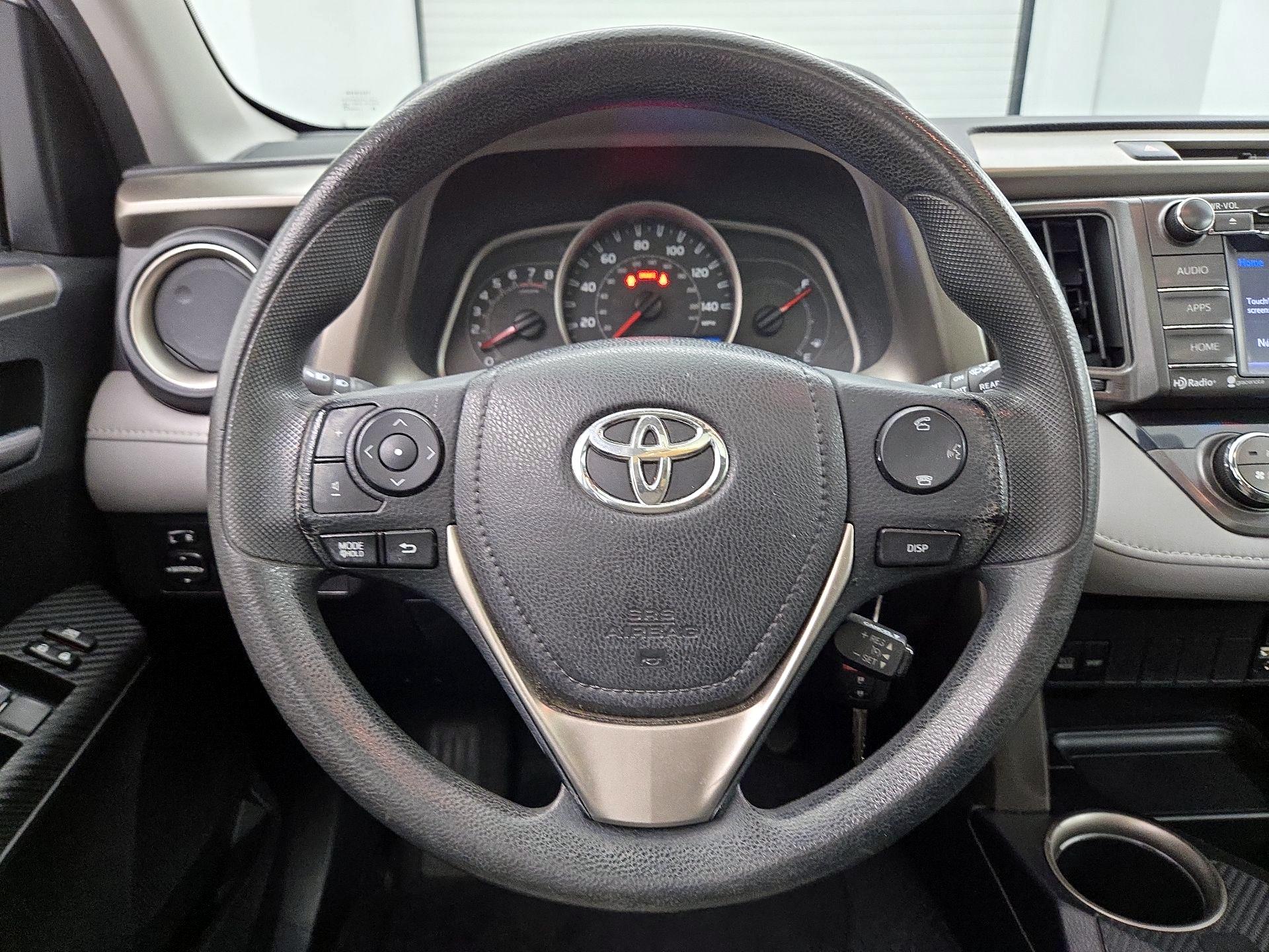 Thumbnail: 2015 Toyota RAV4 - 10