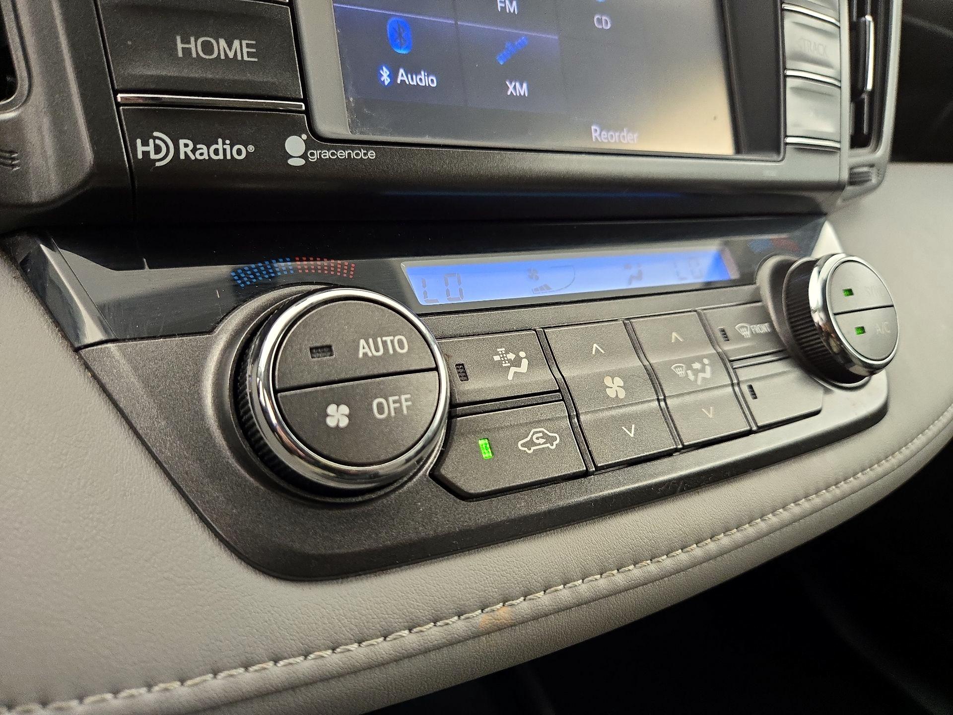Thumbnail: 2015 Toyota RAV4 - 16