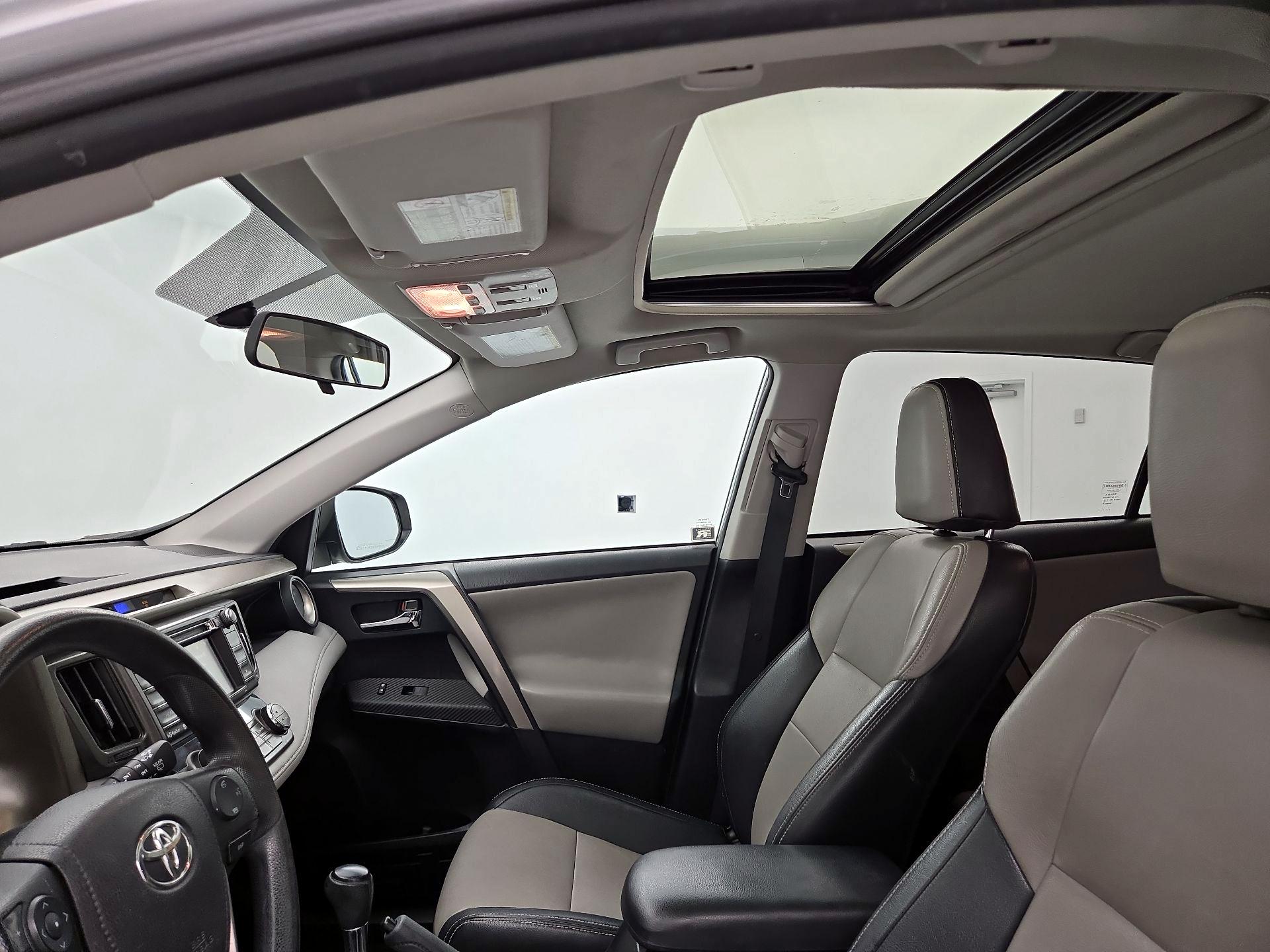 Thumbnail: 2015 Toyota RAV4 - 19