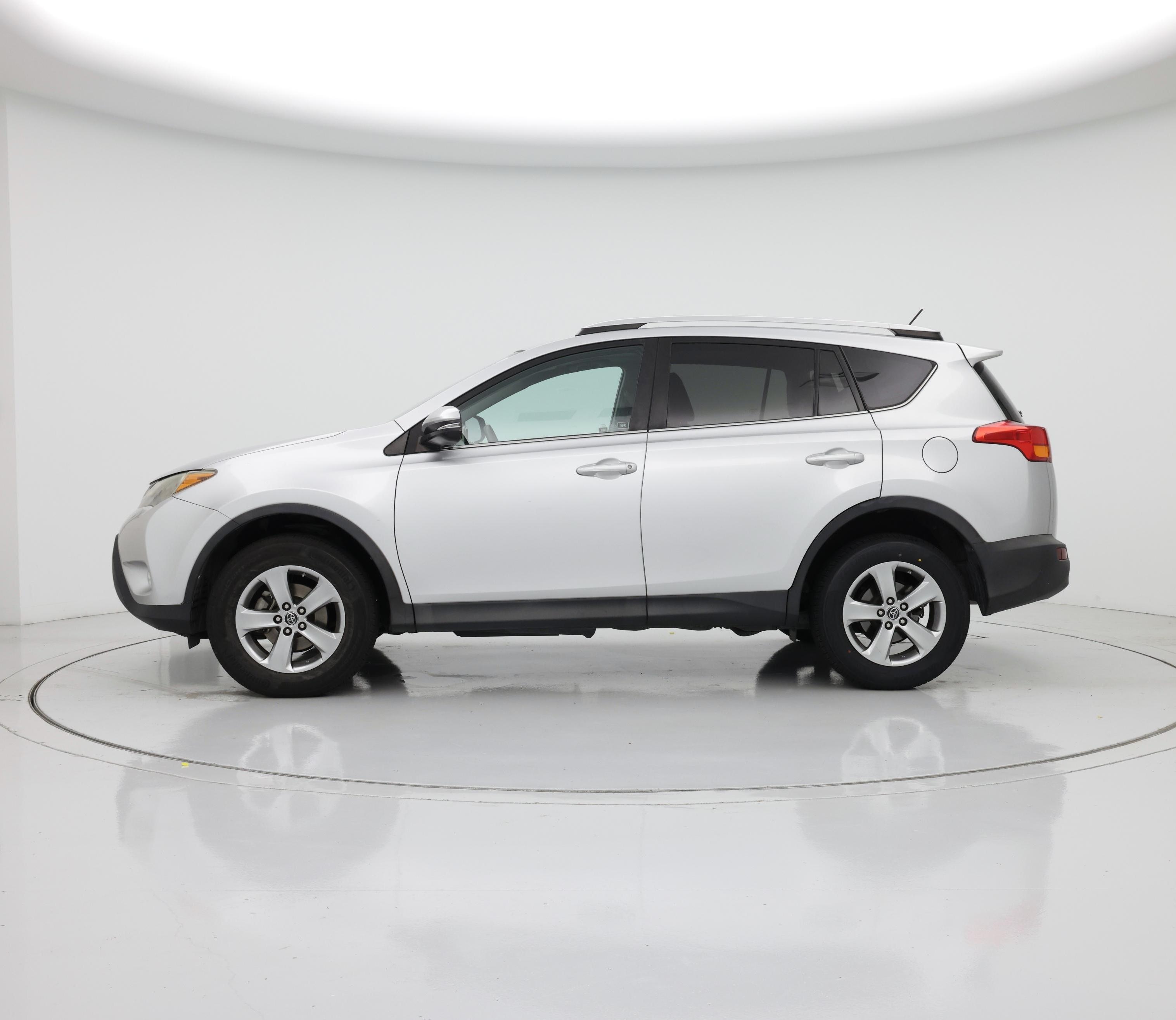 Thumbnail: 2015 Toyota RAV4 - 3