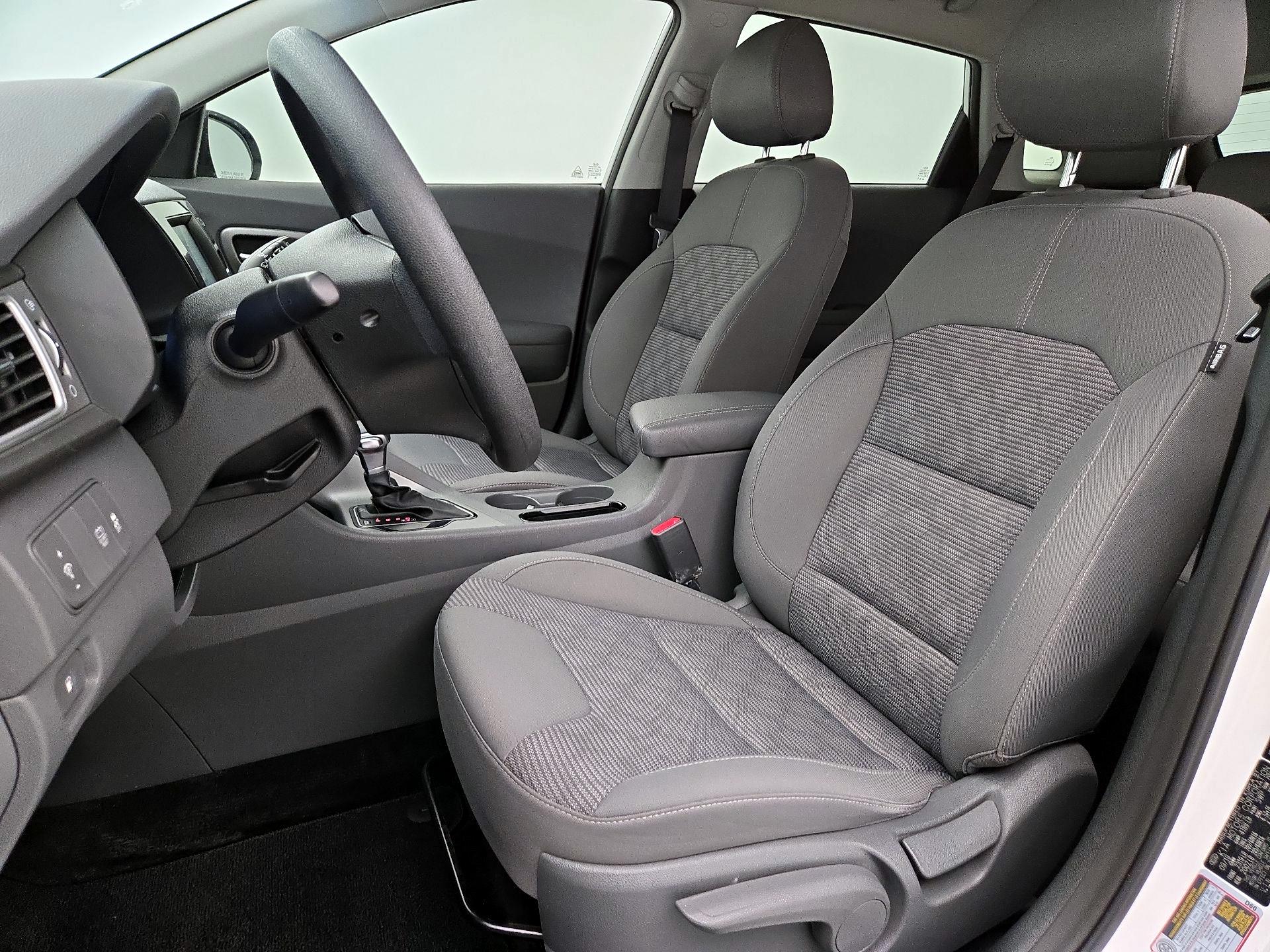 Thumbnail: 2019 Kia Niro - 11