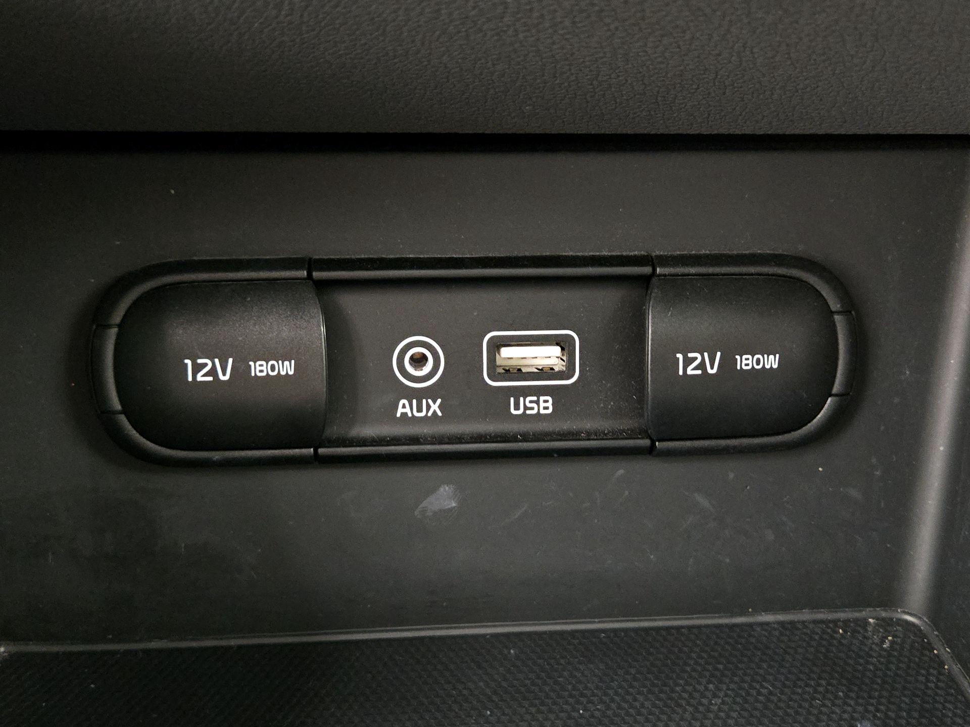 Thumbnail: 2019 Kia Niro - 18
