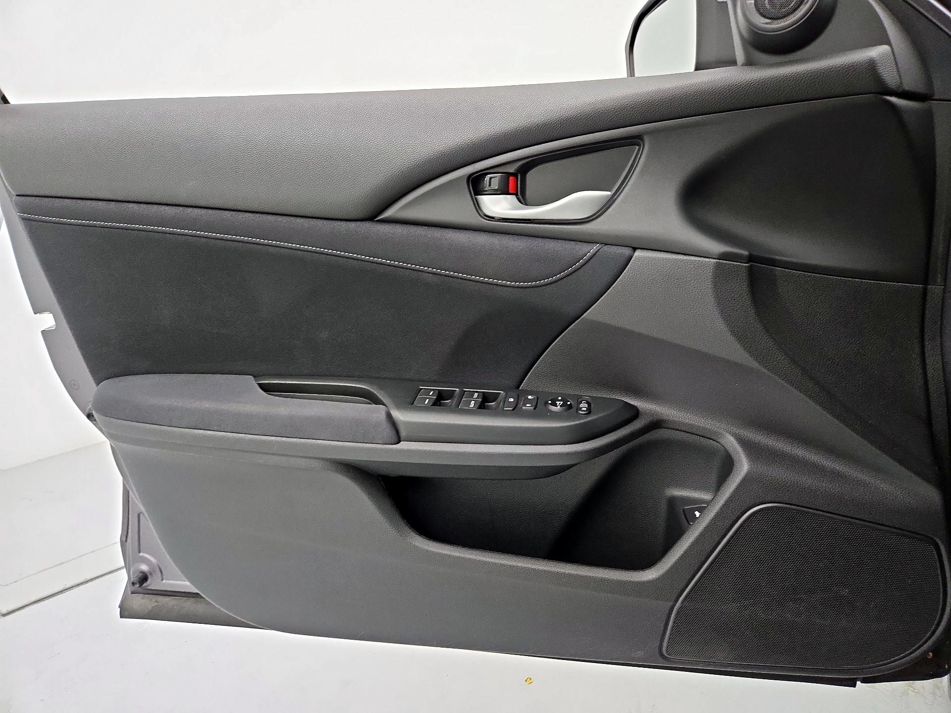 Thumbnail: 2019 Honda Insight - 12