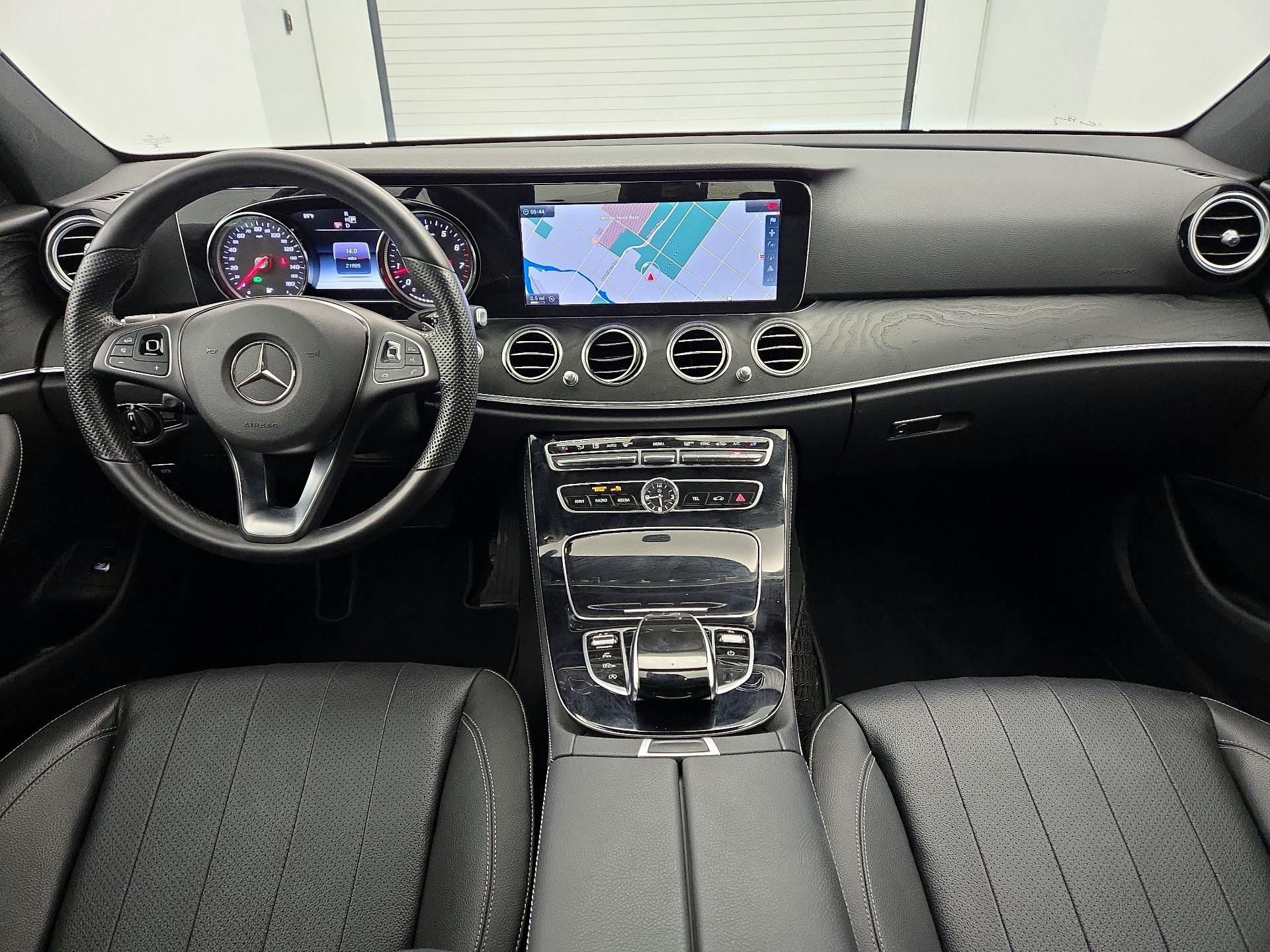 Thumbnail: 2017 Mercedes-Benz E-Class - 9