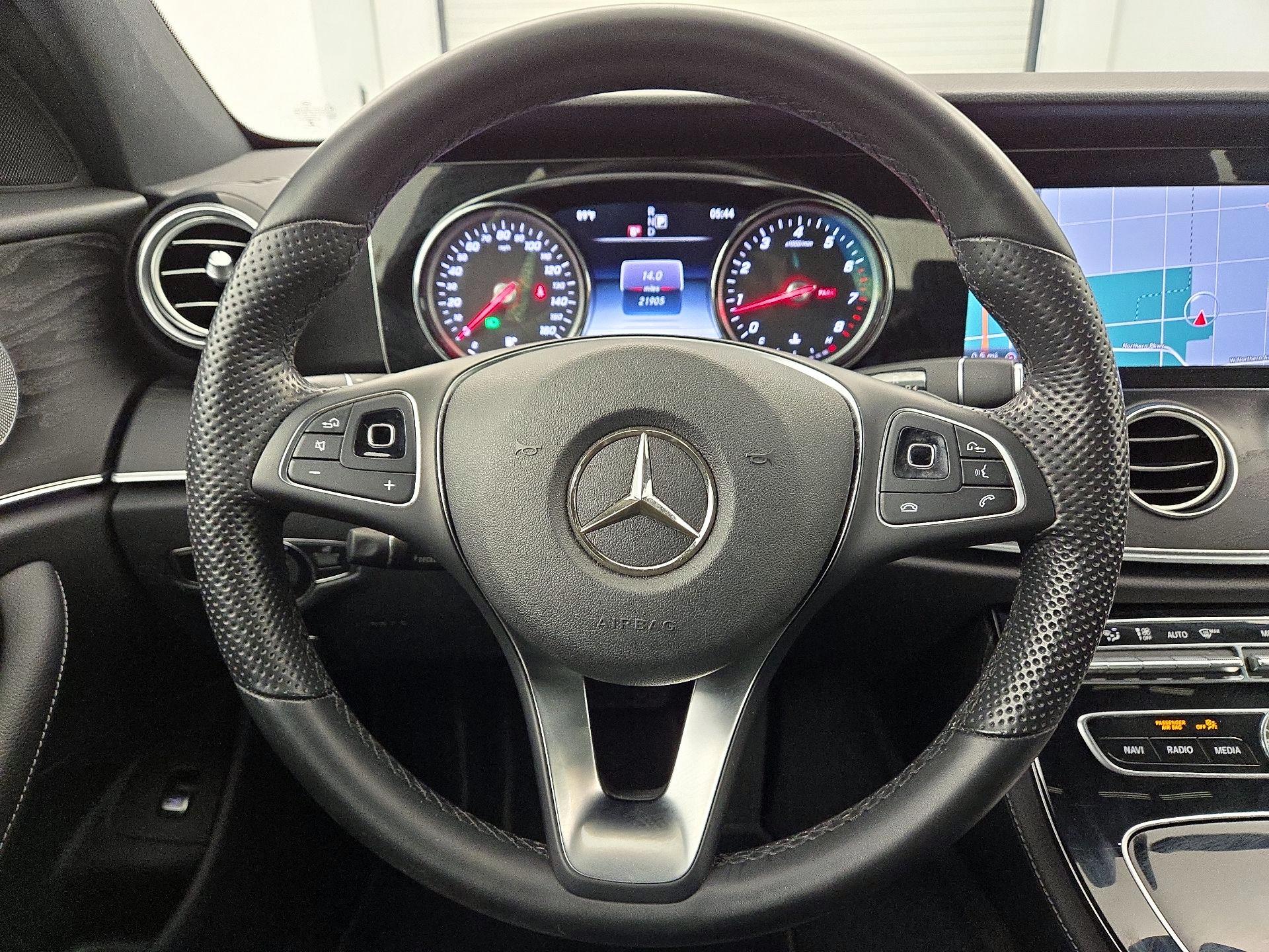 Thumbnail: 2017 Mercedes-Benz E-Class - 10