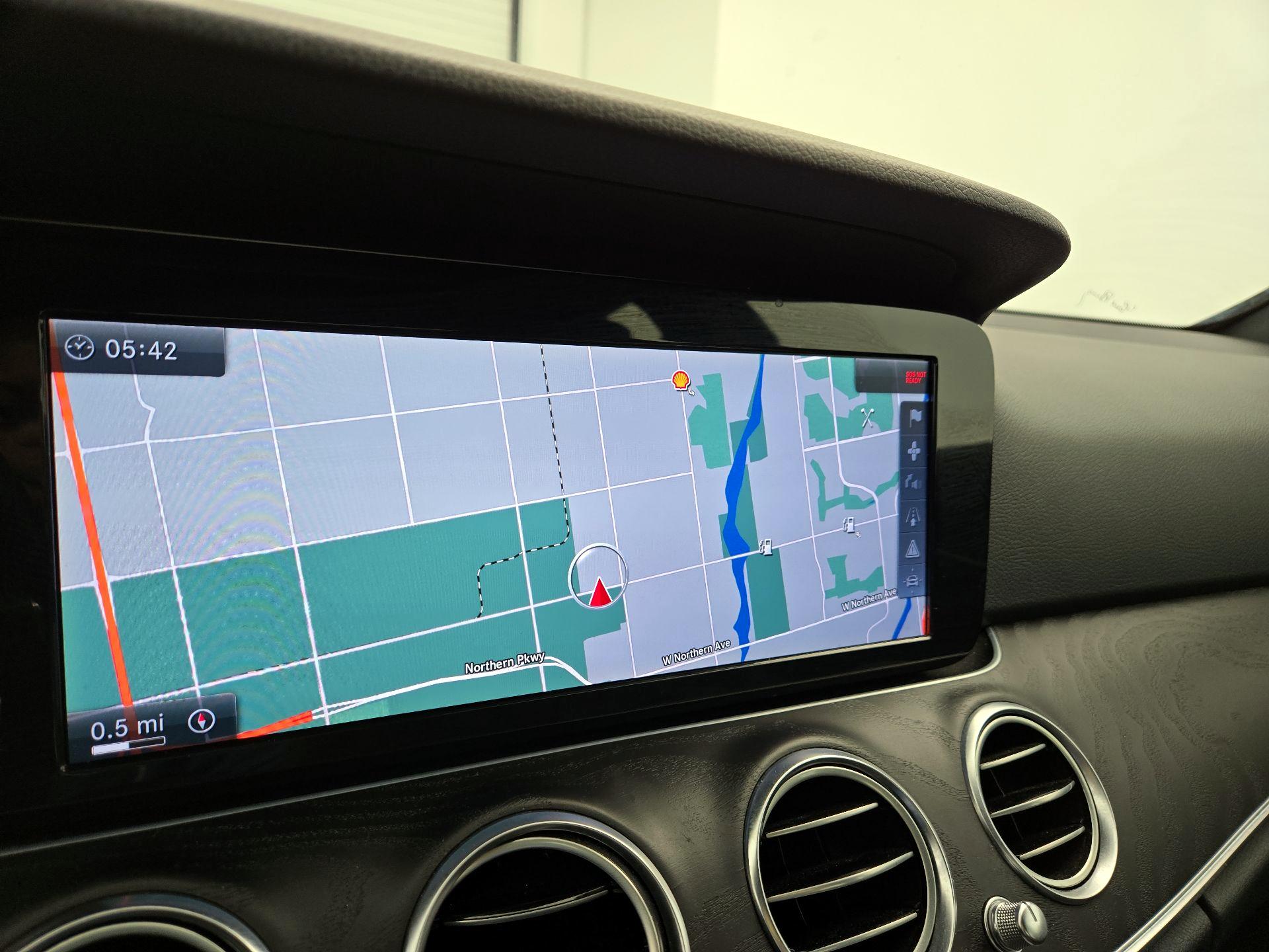 Thumbnail: 2017 Mercedes-Benz E-Class - 14