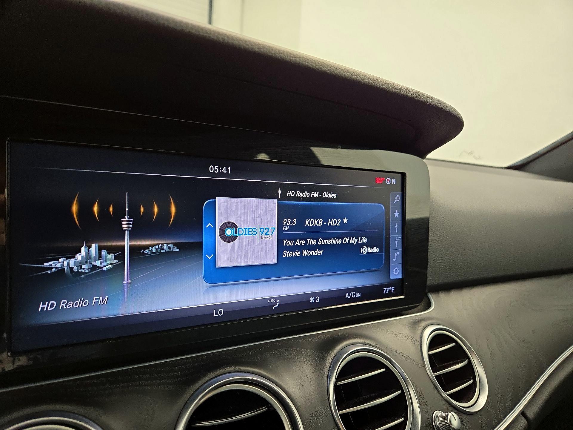 Thumbnail: 2017 Mercedes-Benz E-Class - 16