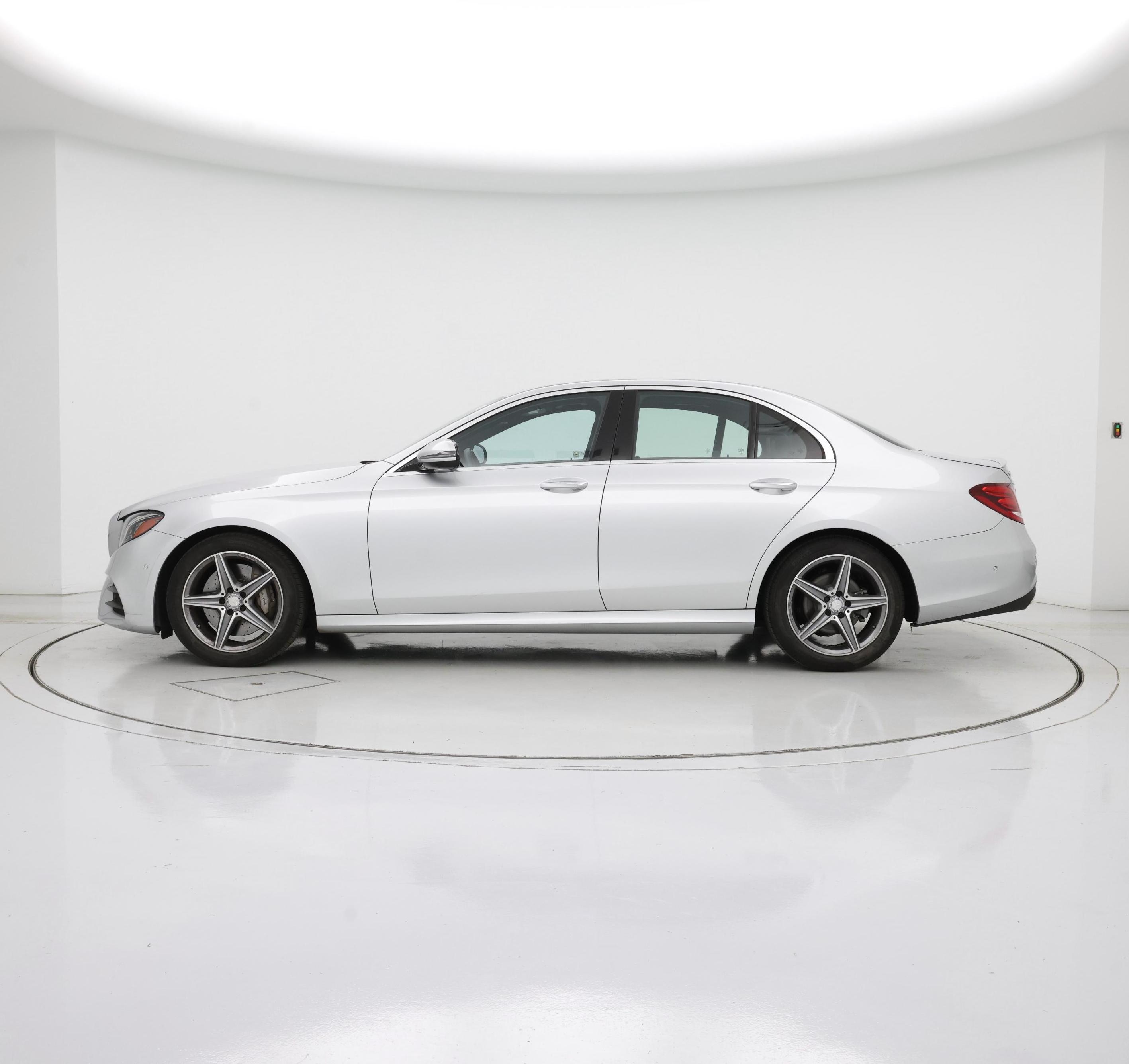 Thumbnail: 2017 Mercedes-Benz E-Class - 3