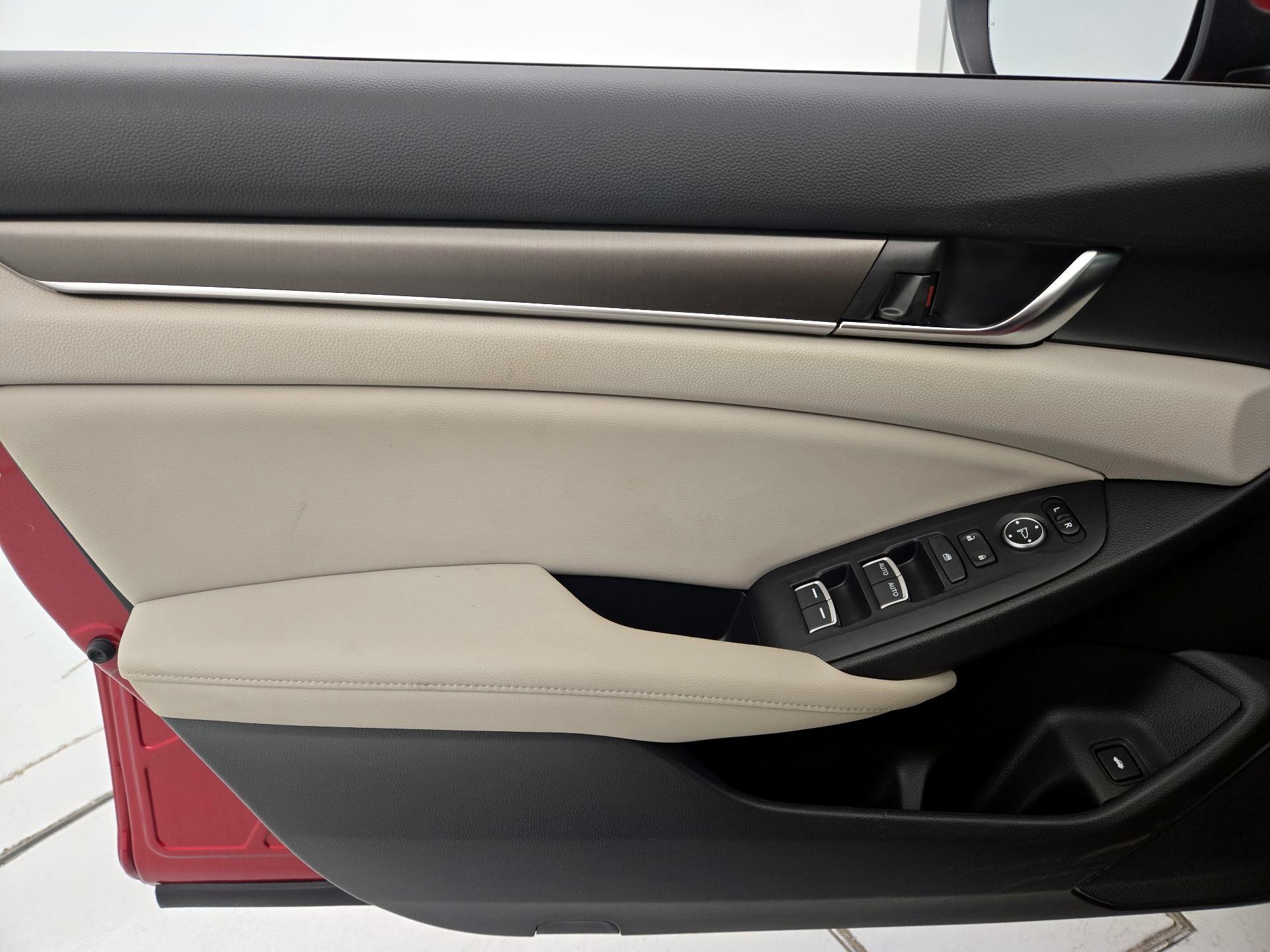 Thumbnail: 2018 Honda Accord - 12