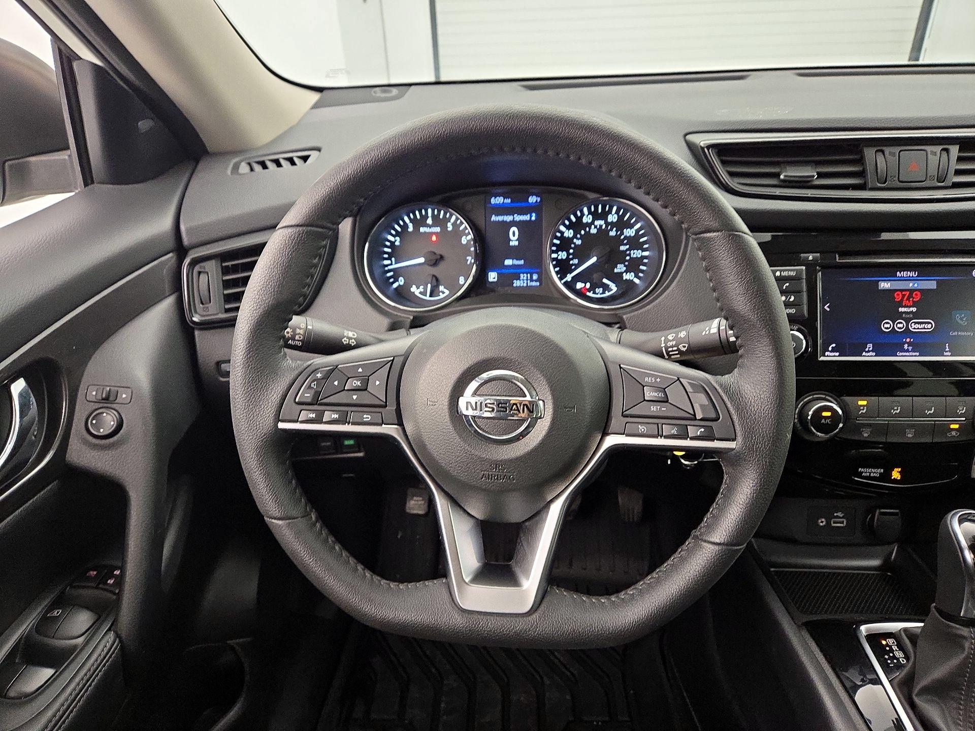 Thumbnail: 2020 Nissan Rogue - 10