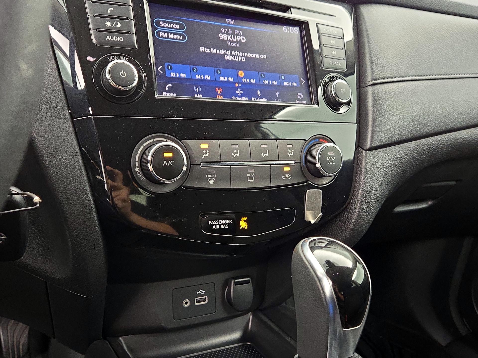 Thumbnail: 2020 Nissan Rogue - 16
