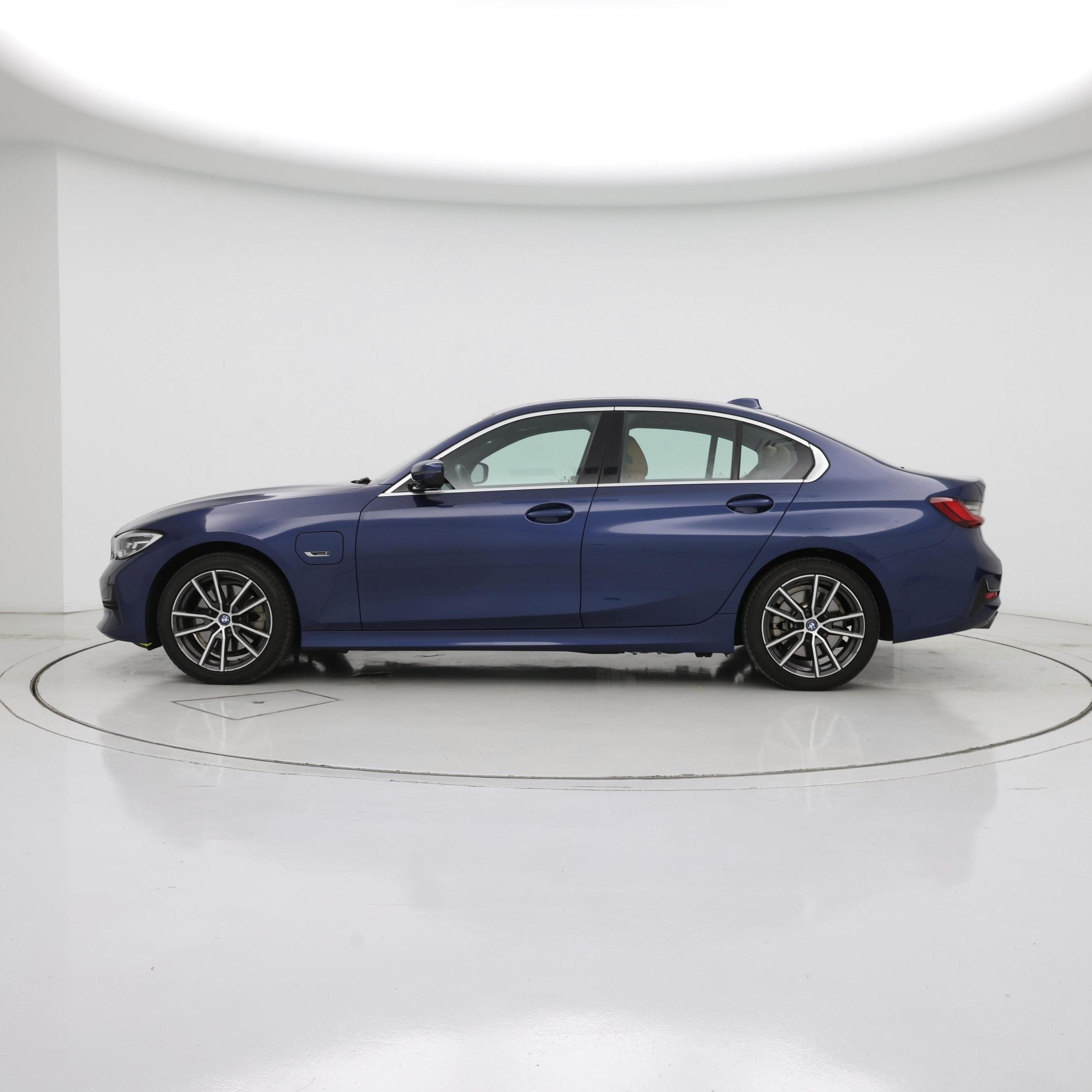 Thumbnail: 2022 BMW 3 Series - 3