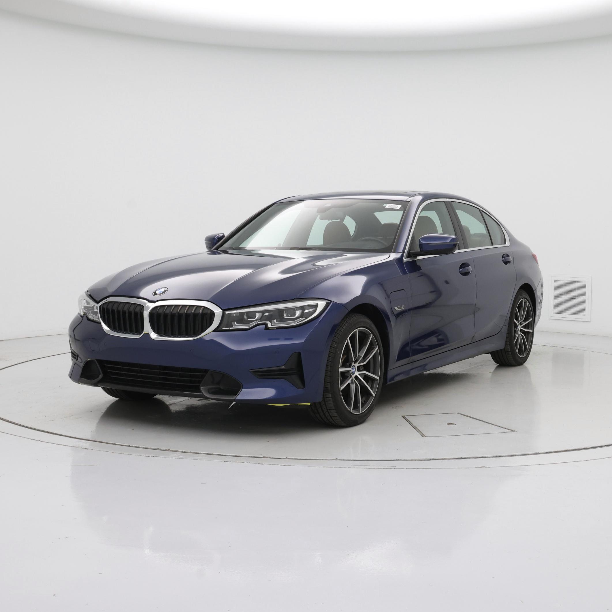 Thumbnail: 2022 BMW 3 Series - 4