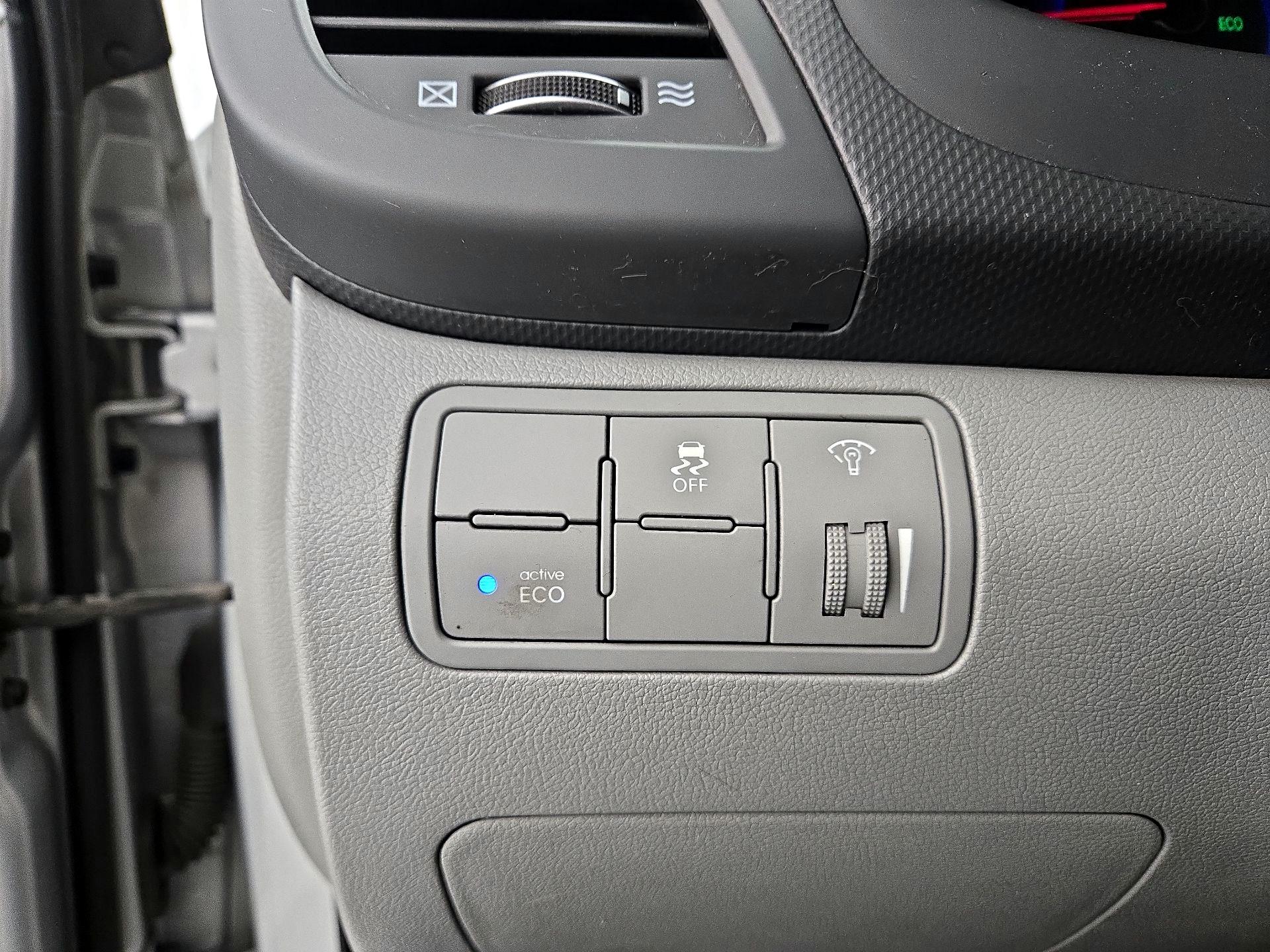 Thumbnail: 2015 Hyundai Accent - 13