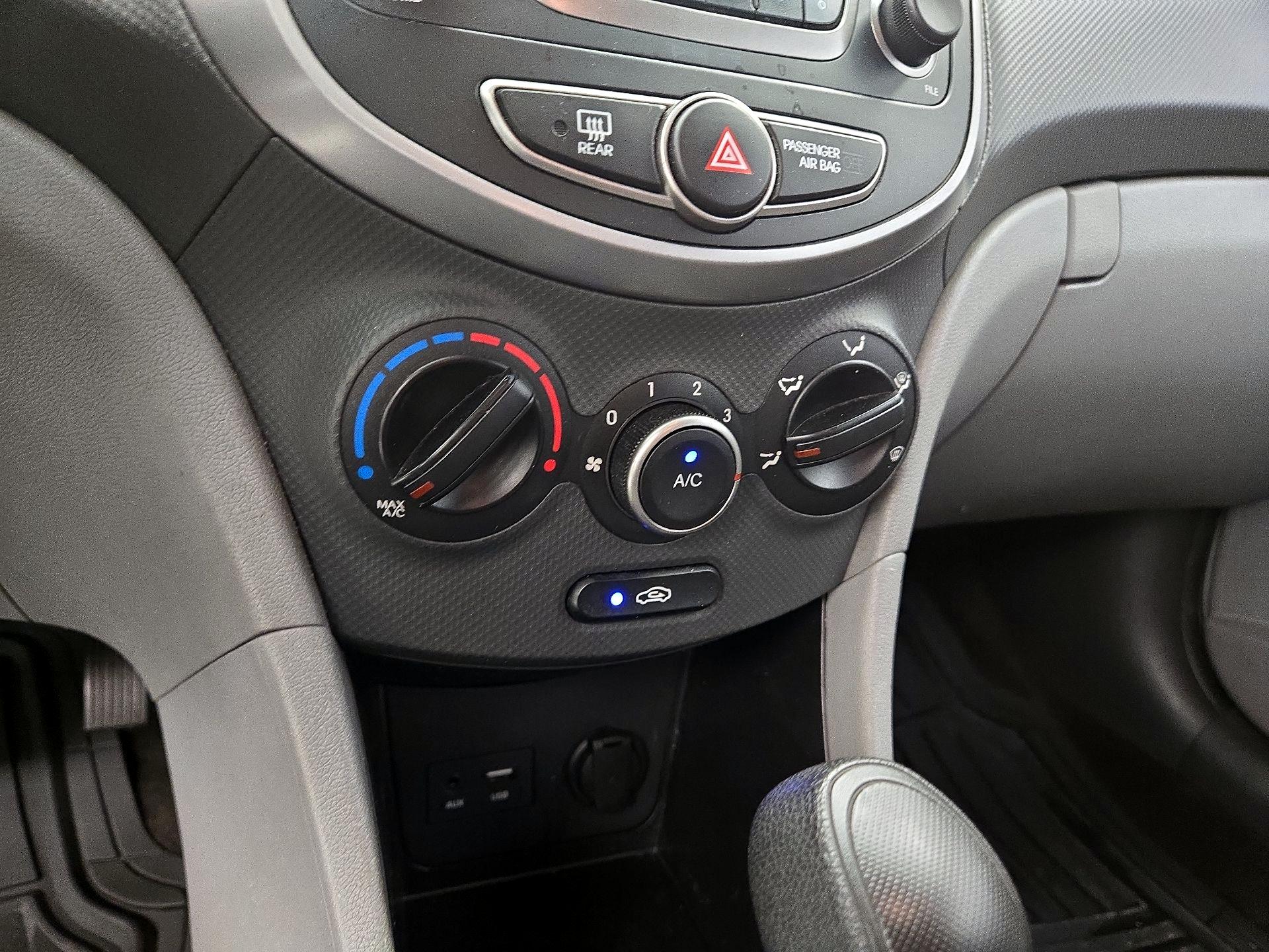 Thumbnail: 2015 Hyundai Accent - 15