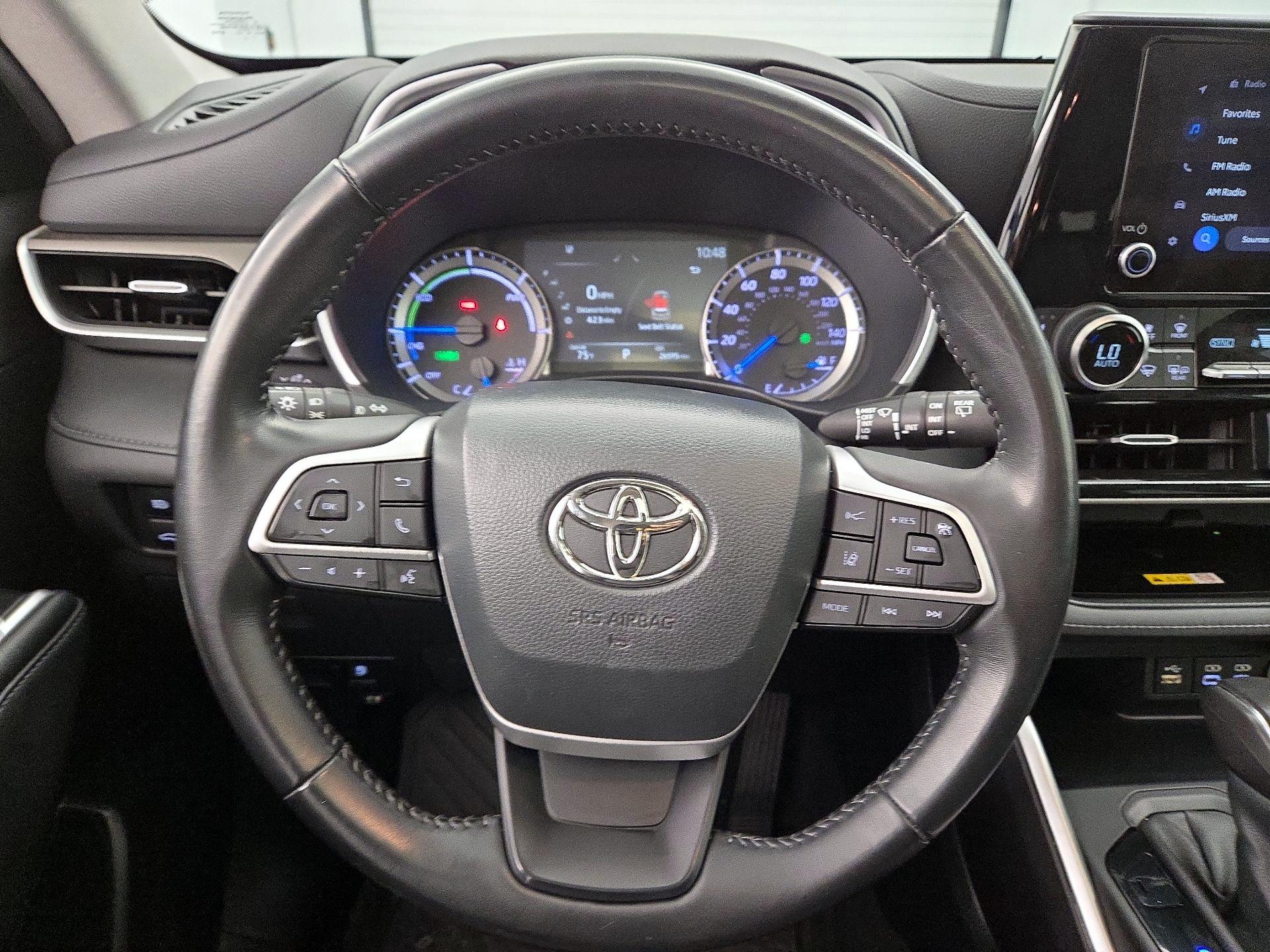 Thumbnail: 2023 Toyota Highlander - 10