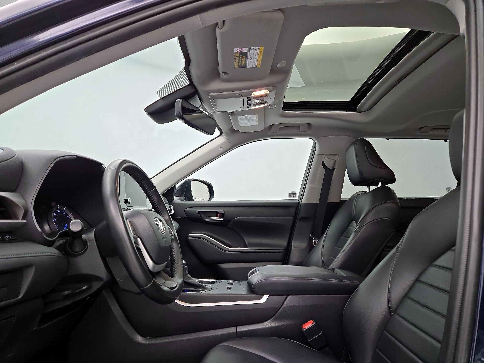 Thumbnail: 2023 Toyota Highlander - 19