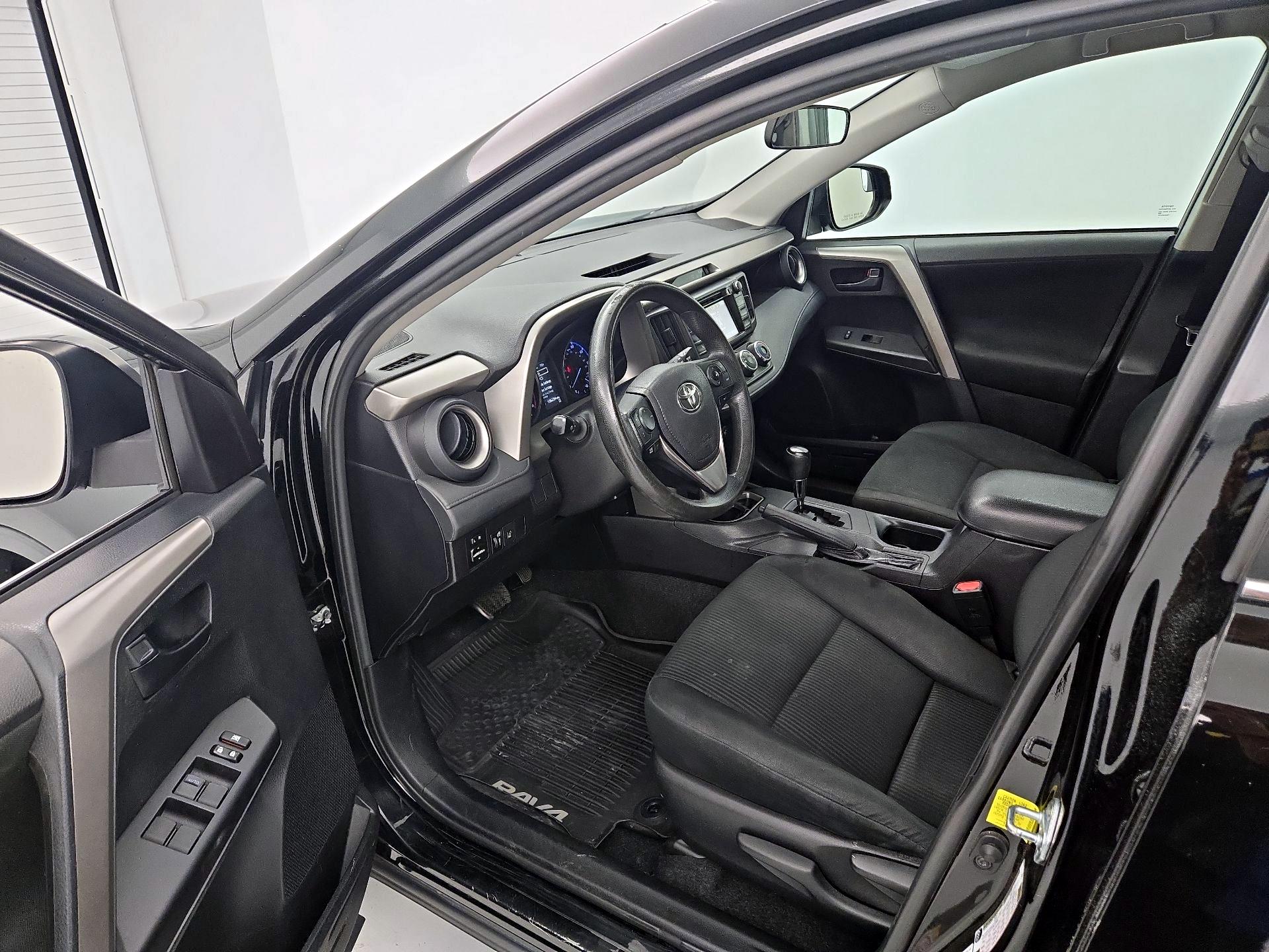 Thumbnail: 2018 Toyota RAV4 - 11