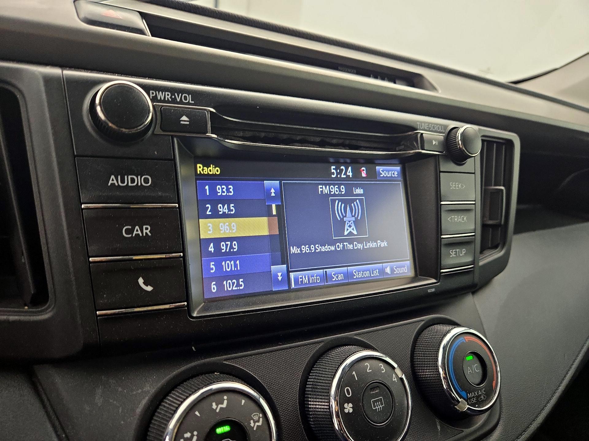 Thumbnail: 2018 Toyota RAV4 - 15