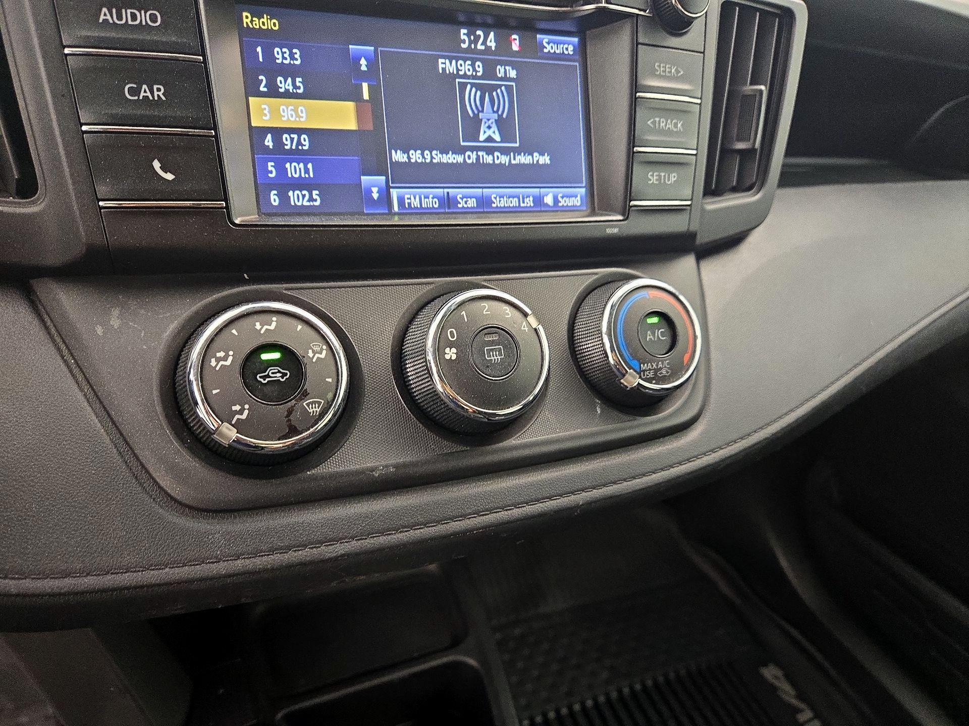 Thumbnail: 2018 Toyota RAV4 - 16