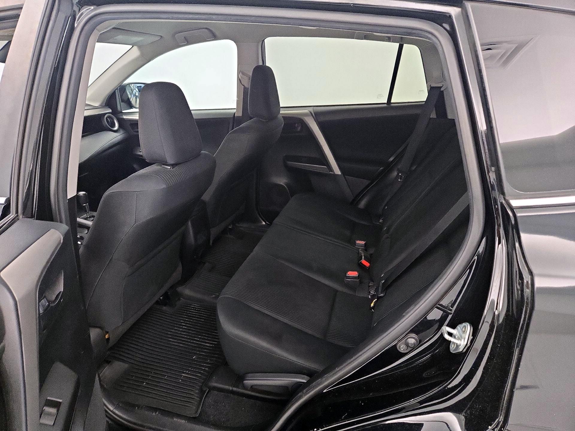Thumbnail: 2018 Toyota RAV4 - 19