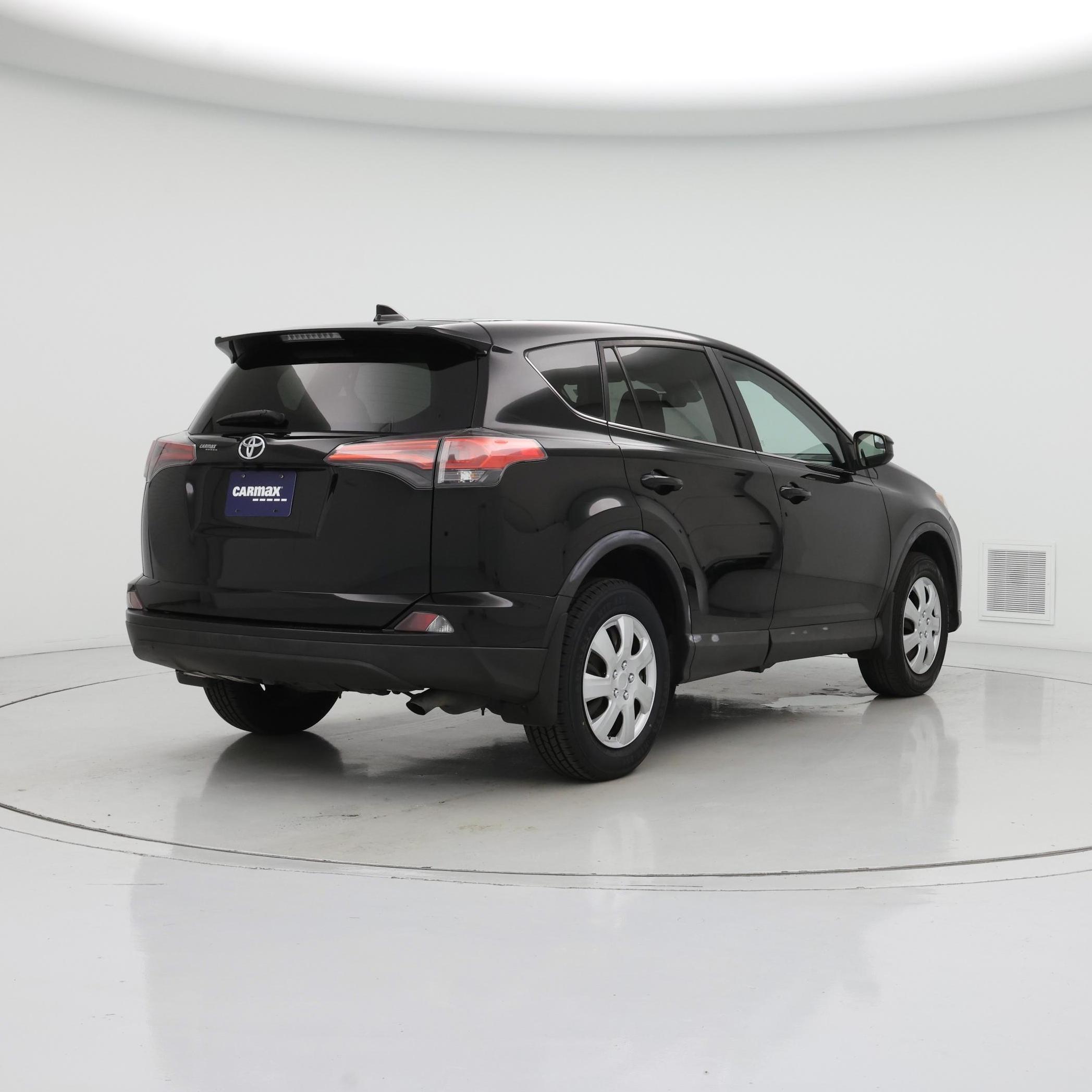 Thumbnail: 2018 Toyota RAV4 - 8