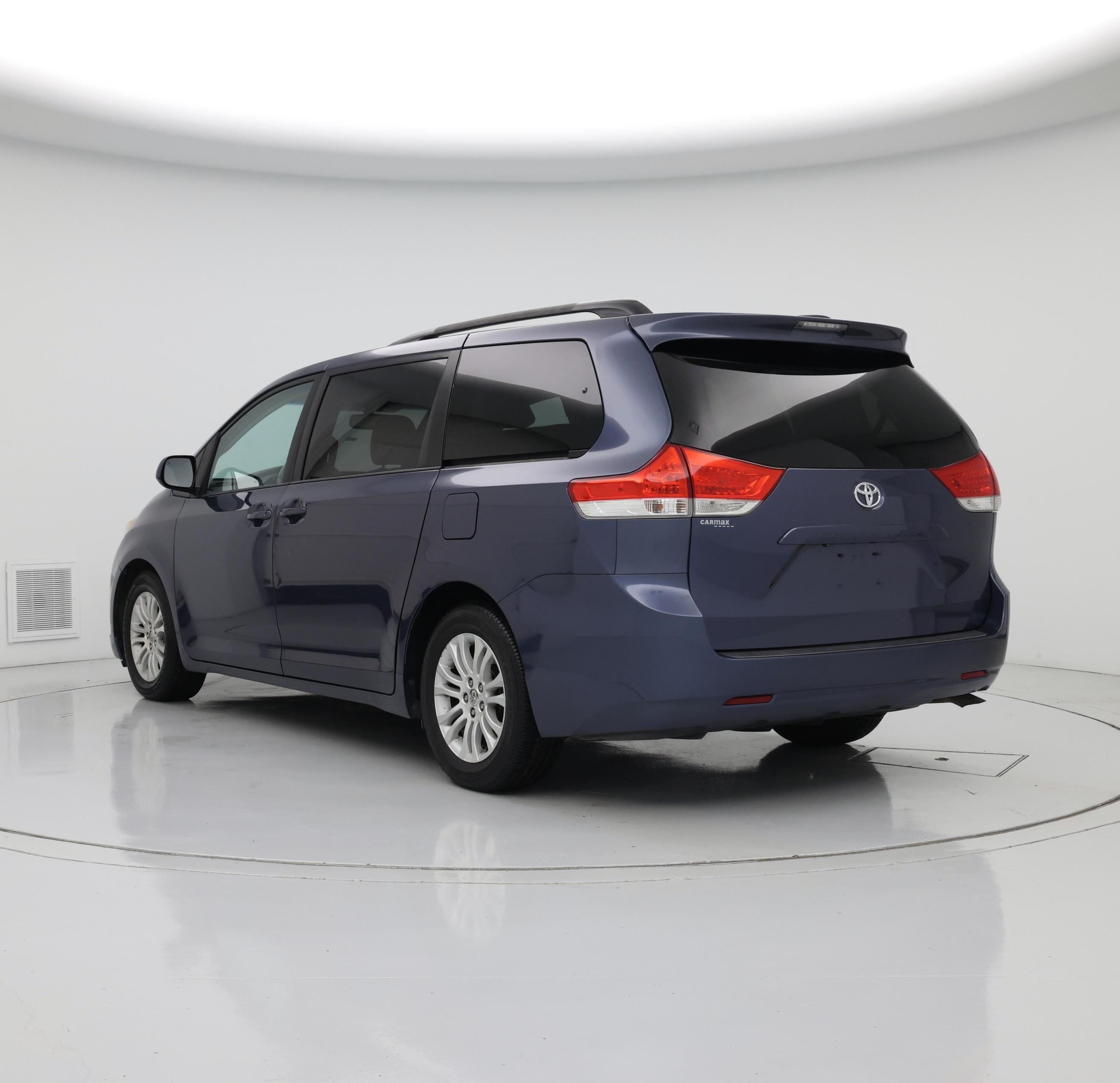 Thumbnail: 2014 Toyota Sienna - 2