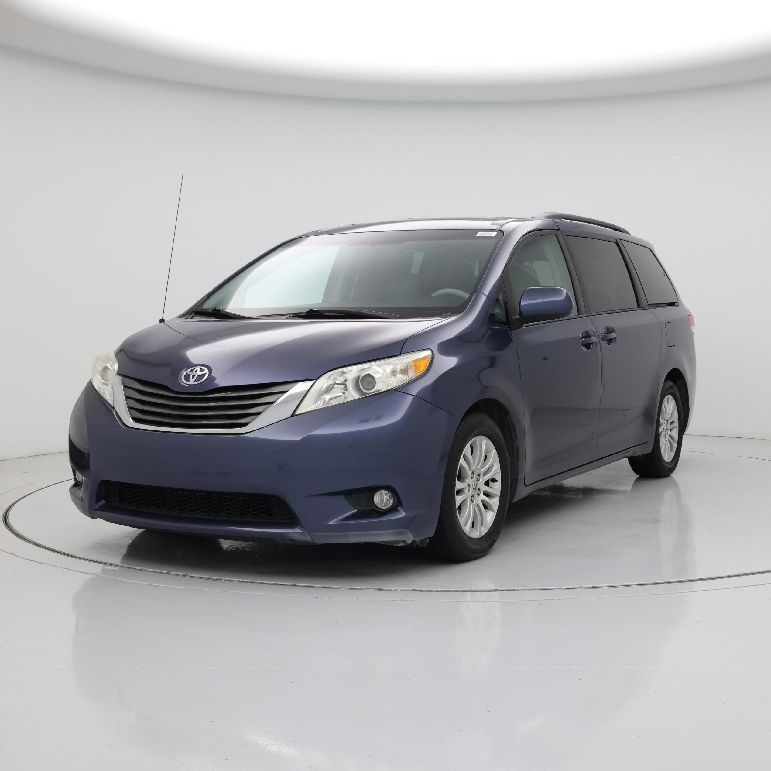 Thumbnail: 2014 Toyota Sienna - 4
