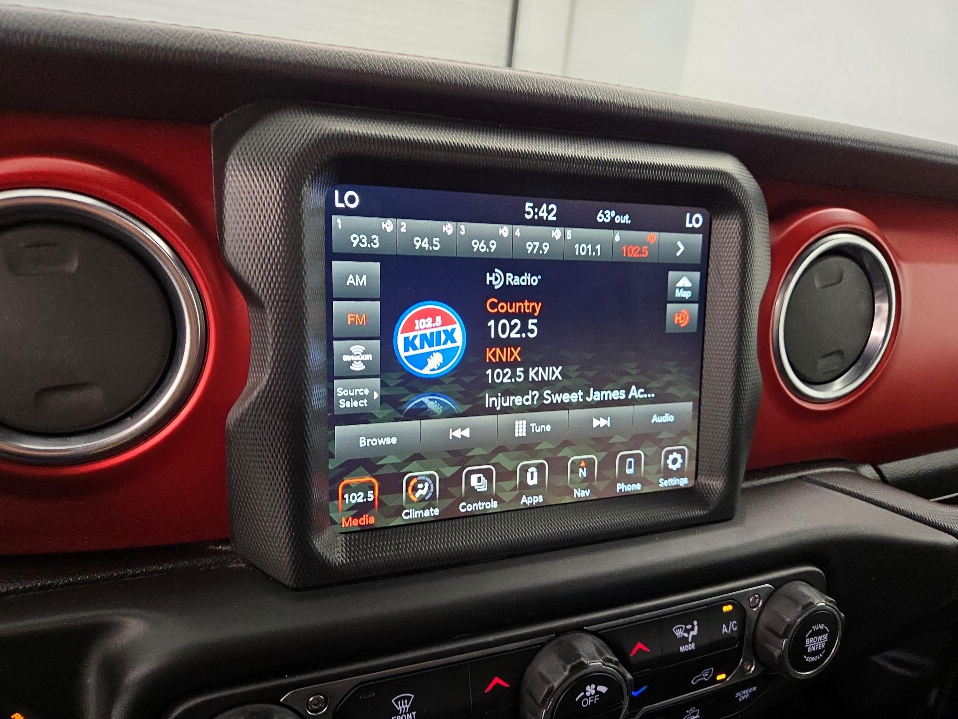 Thumbnail: 2021 Jeep Gladiator - 16