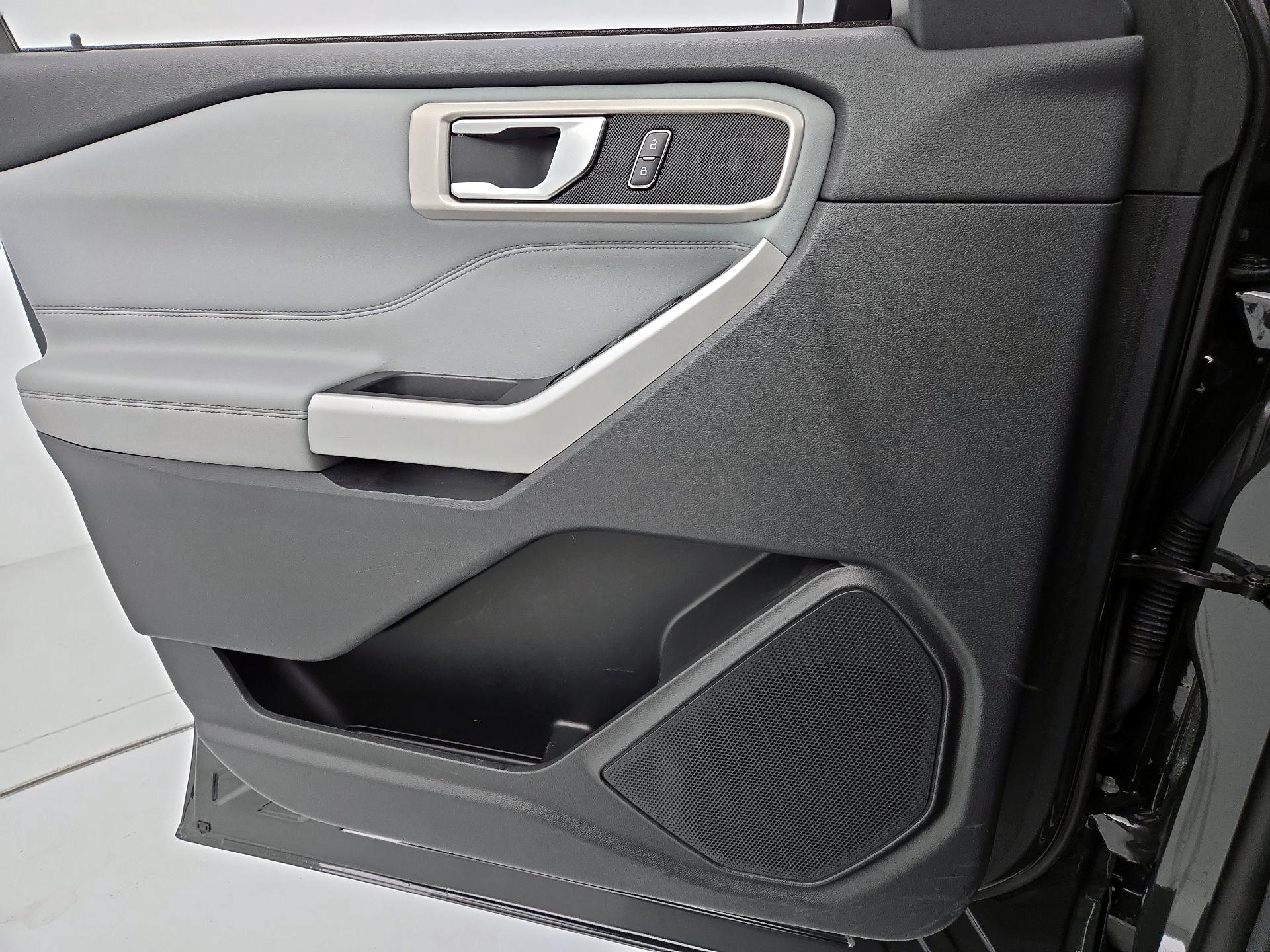 Thumbnail: 2022 Ford Explorer - 12
