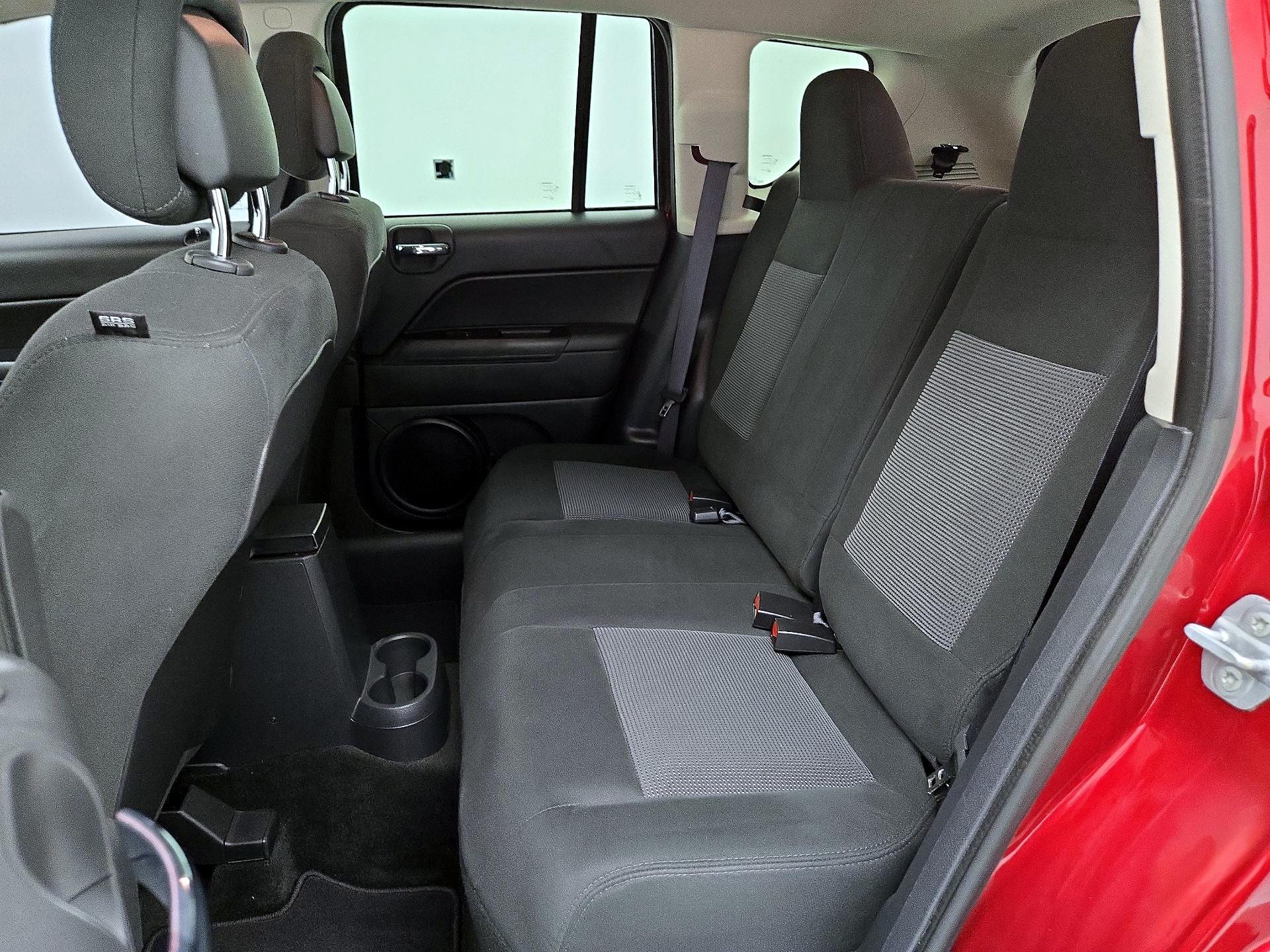 Thumbnail: 2016 Jeep Compass - 17