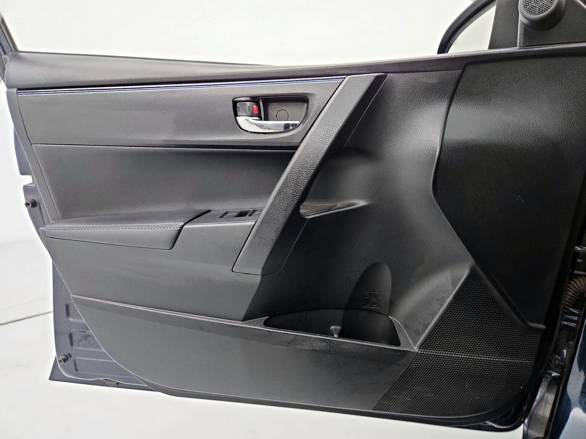Thumbnail: 2018 Toyota Corolla - 12