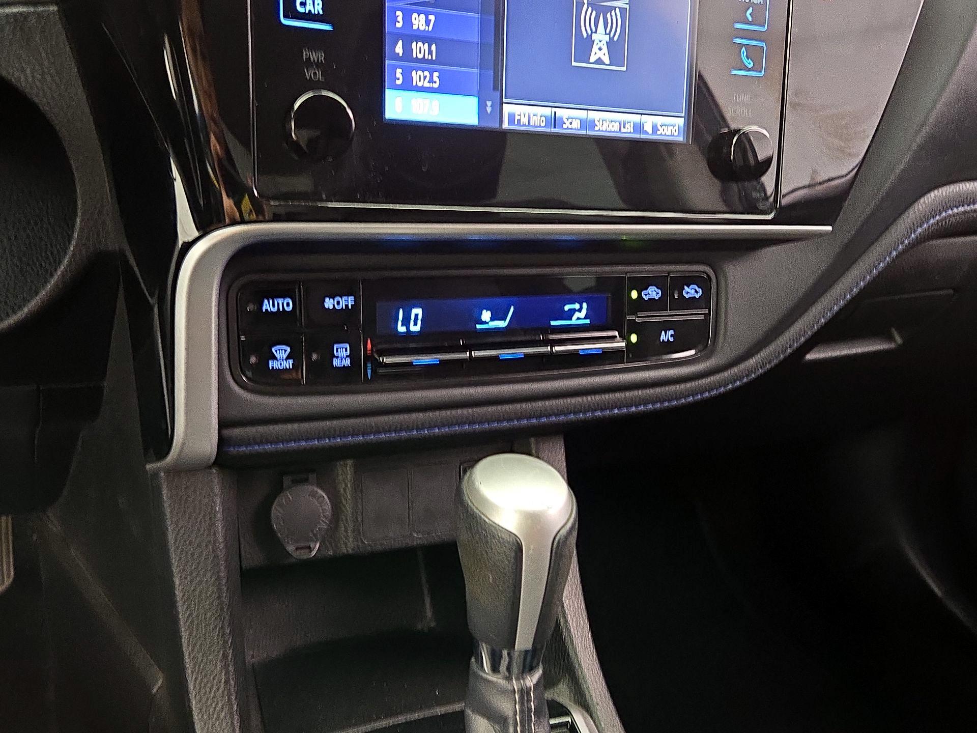 Thumbnail: 2018 Toyota Corolla - 16