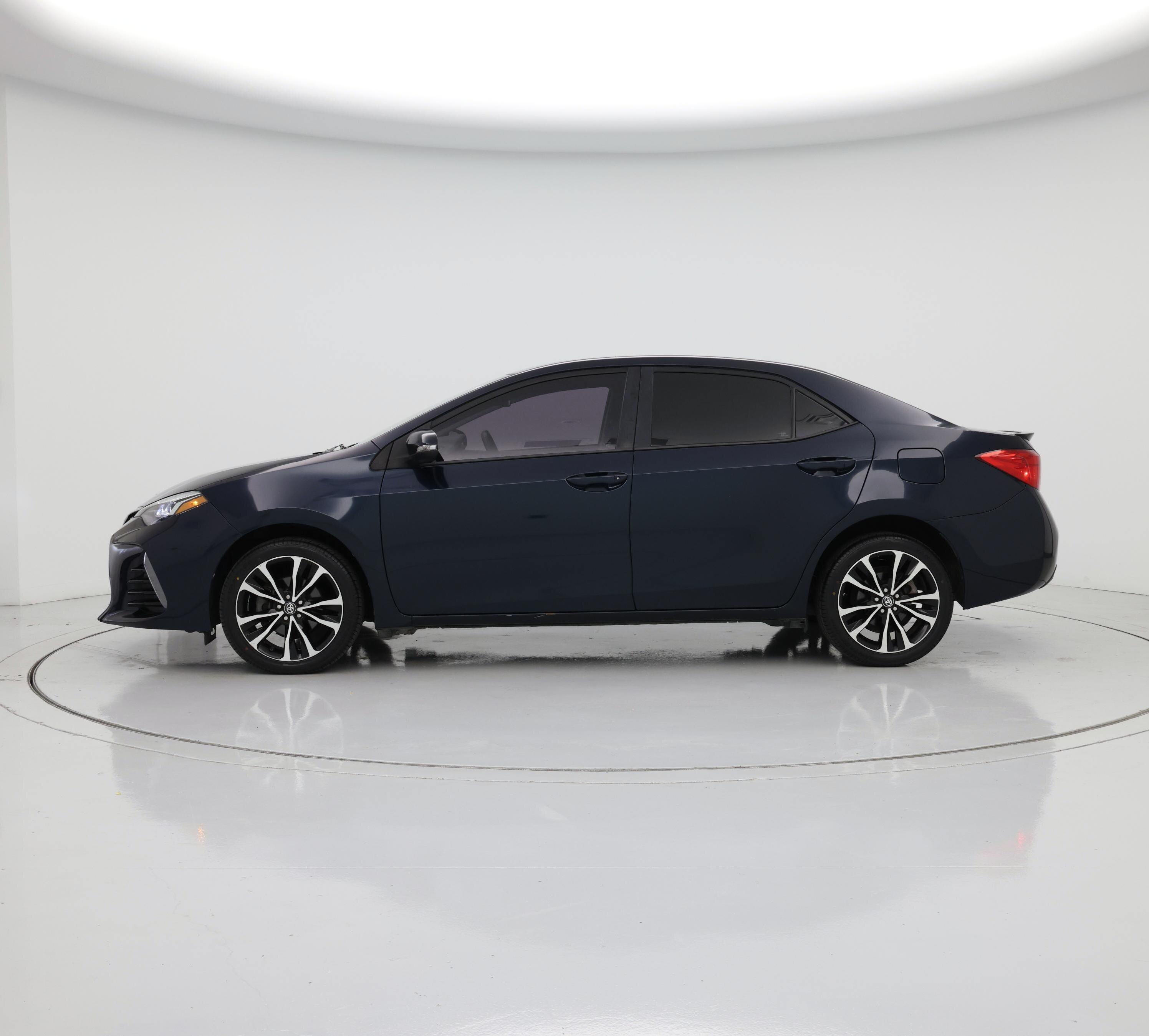 Thumbnail: 2018 Toyota Corolla - 3