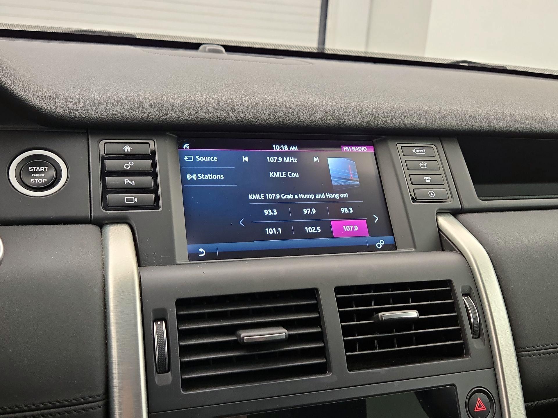Thumbnail: 2019 Land Rover Discovery Sport - 15