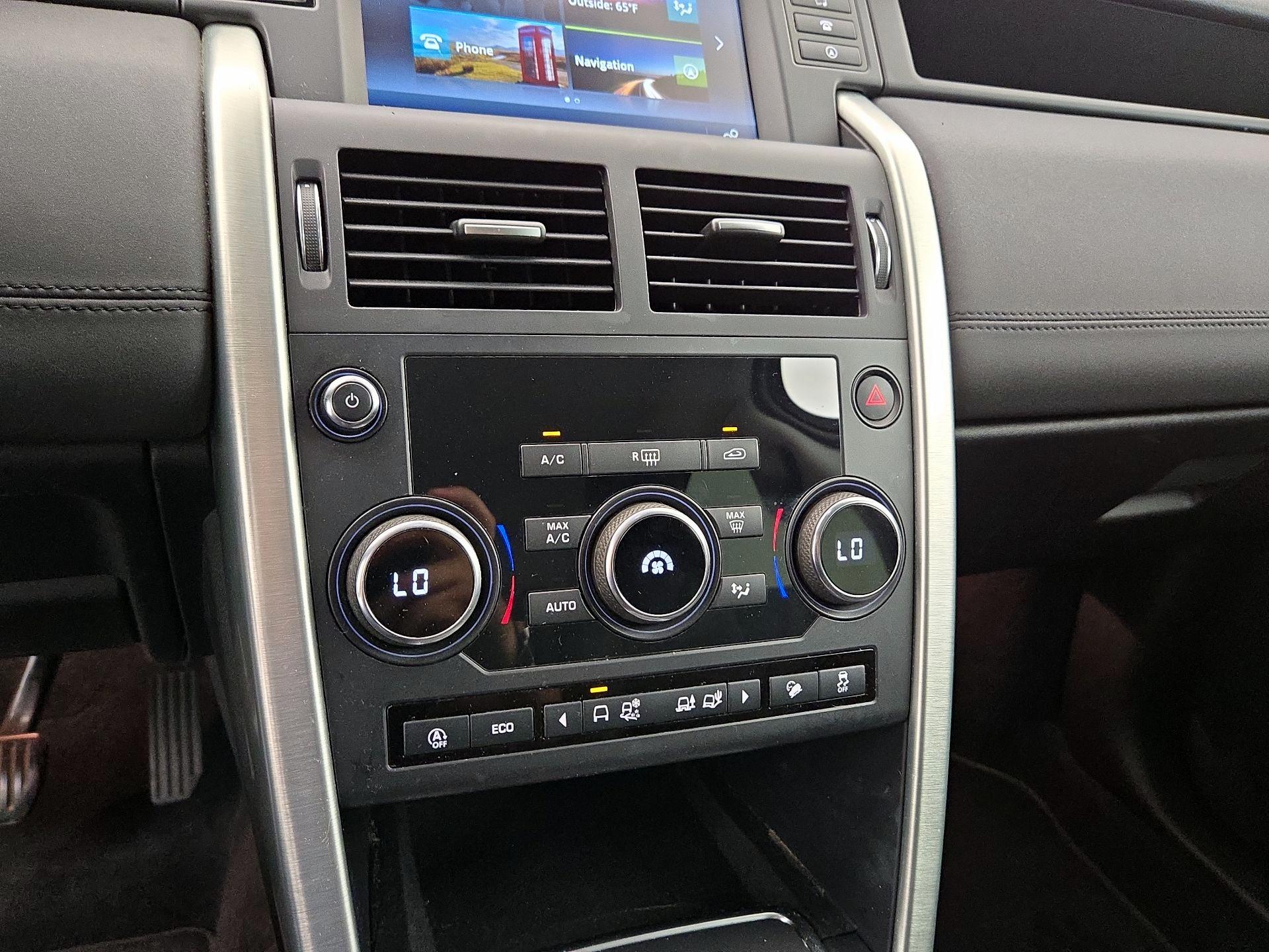 Thumbnail: 2019 Land Rover Discovery Sport - 16