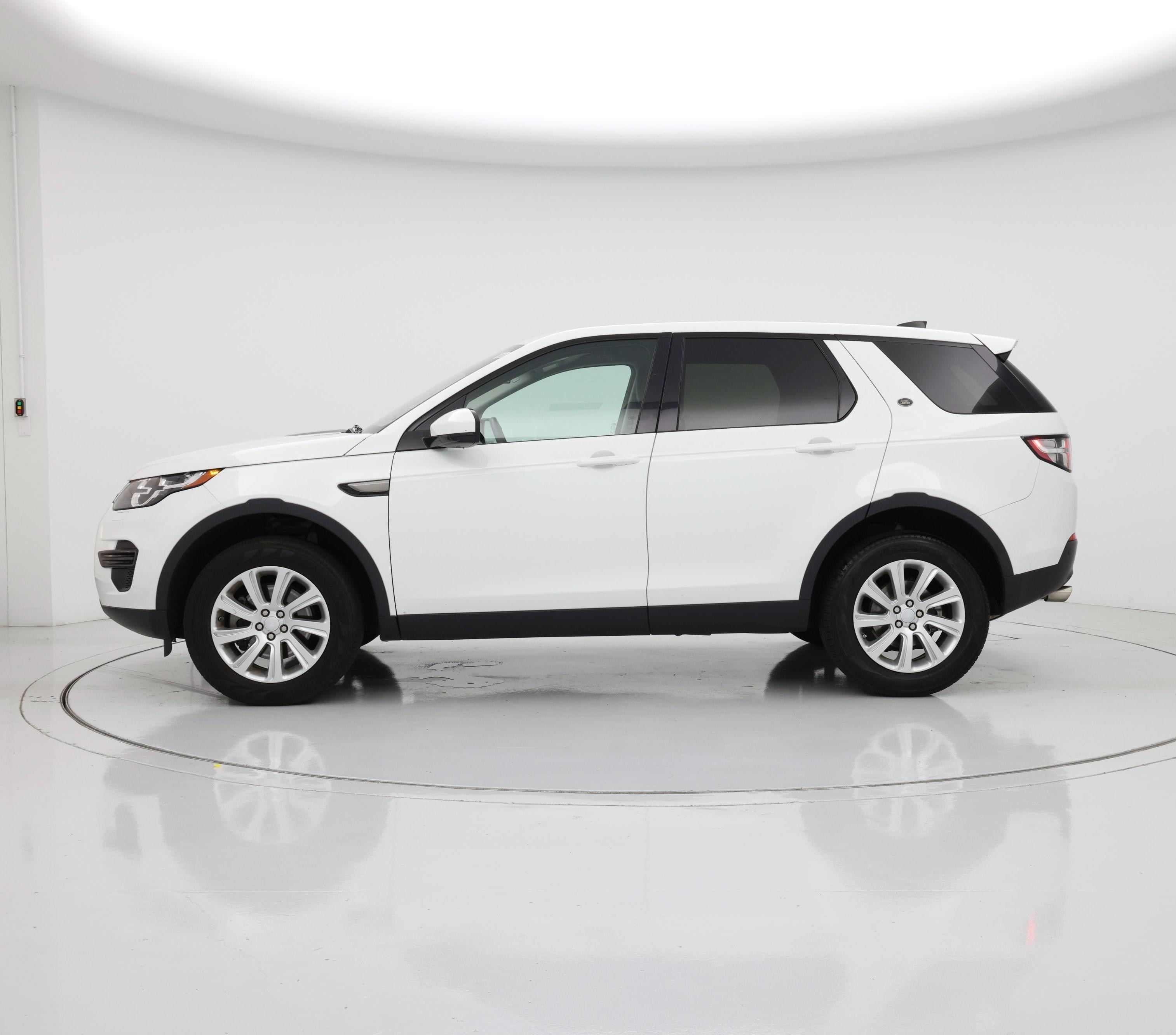 Thumbnail: 2019 Land Rover Discovery Sport - 3