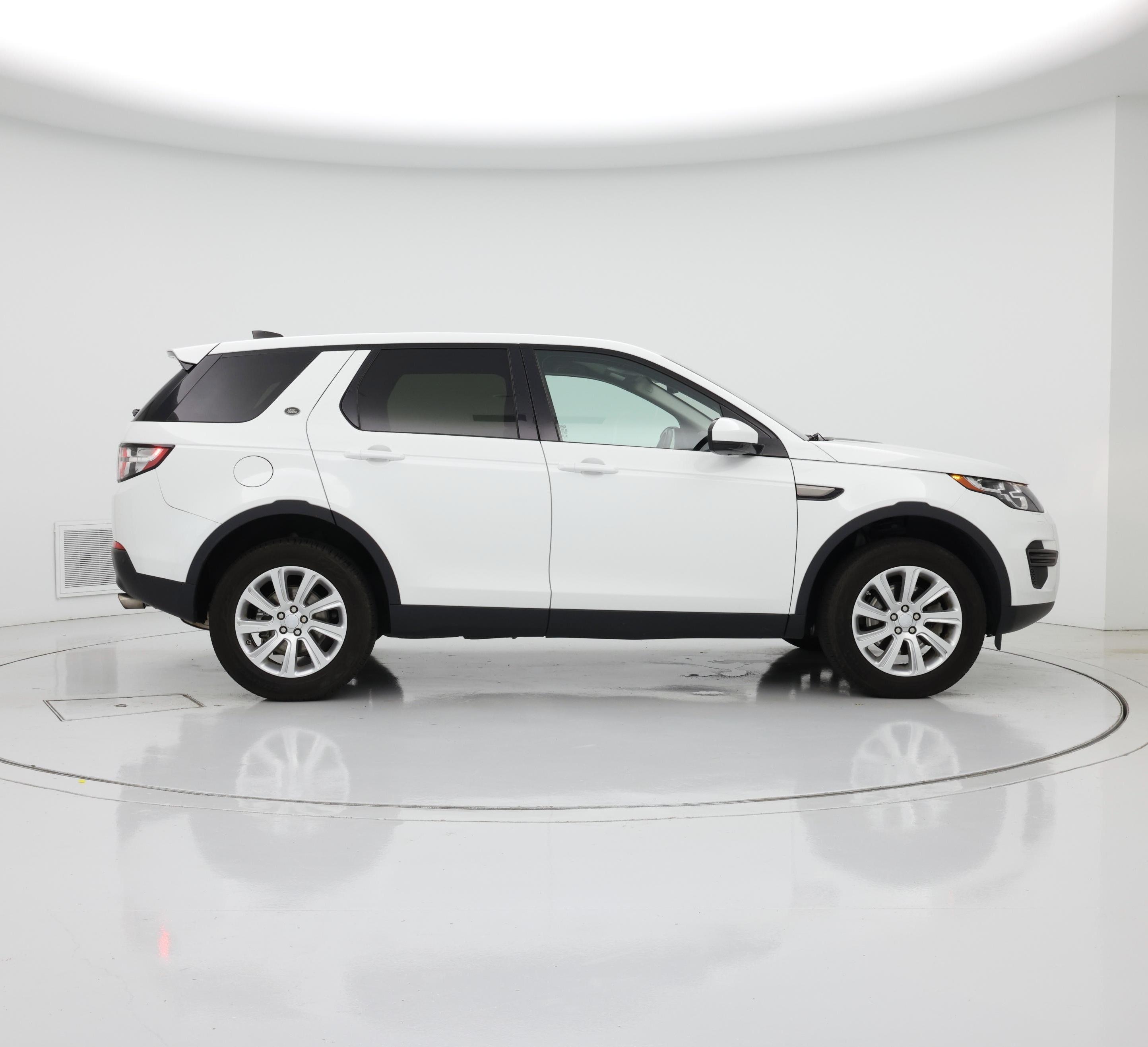 Thumbnail: 2019 Land Rover Discovery Sport - 7