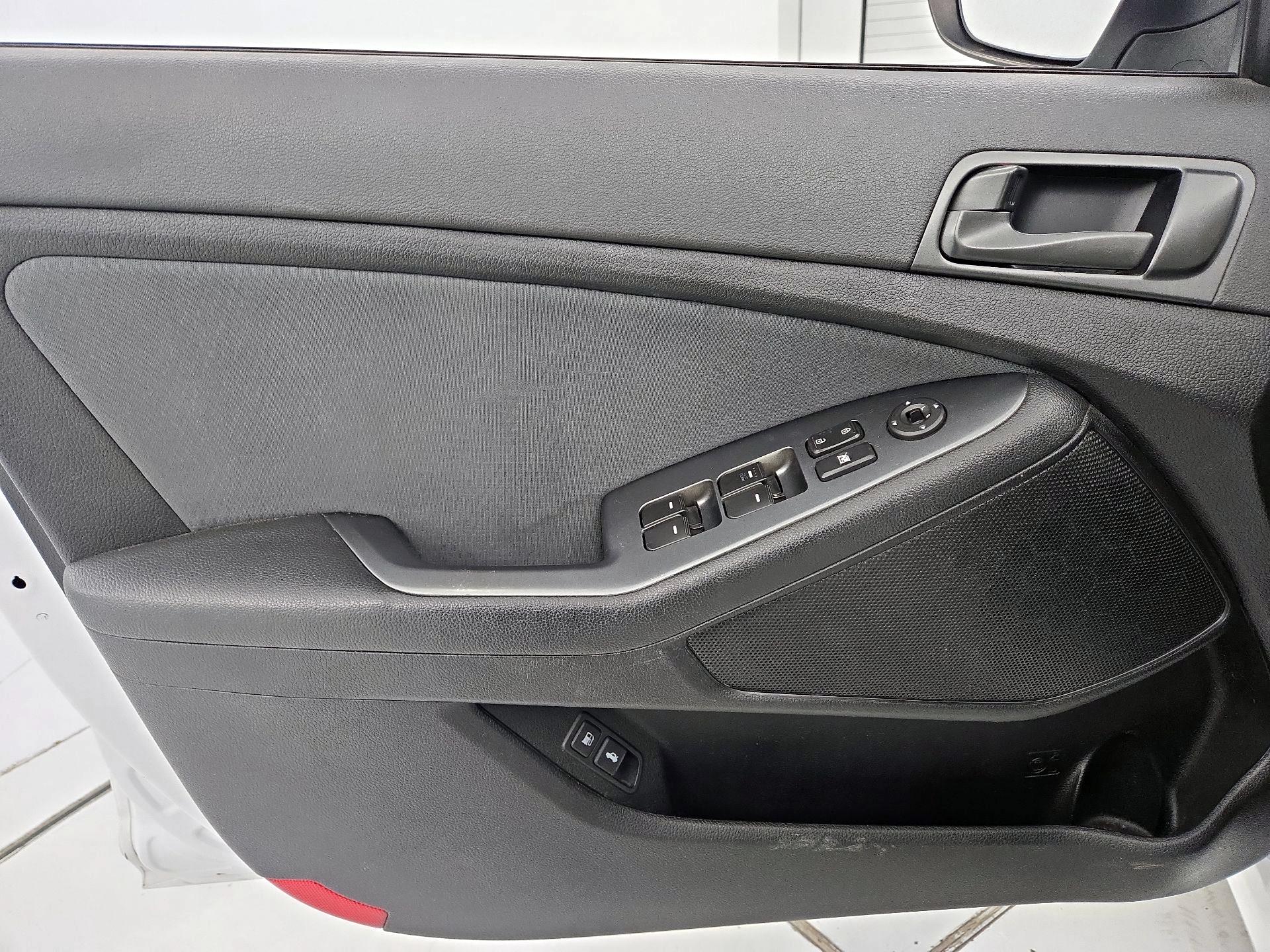 Thumbnail: 2015 Kia Optima - 12