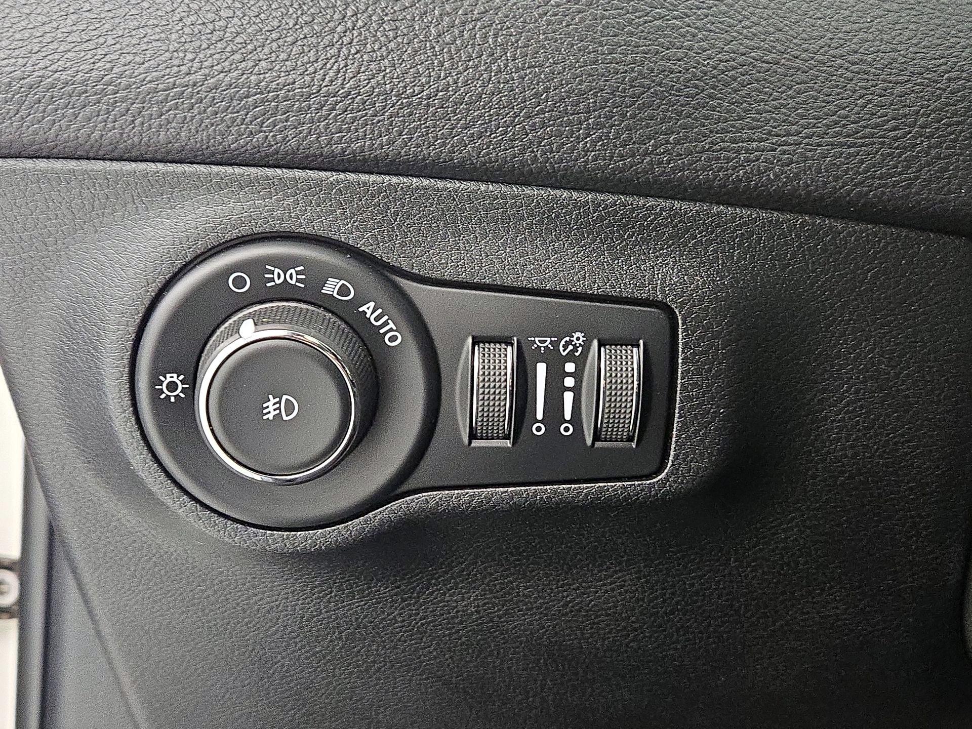 Thumbnail: 2018 Jeep Compass - 13