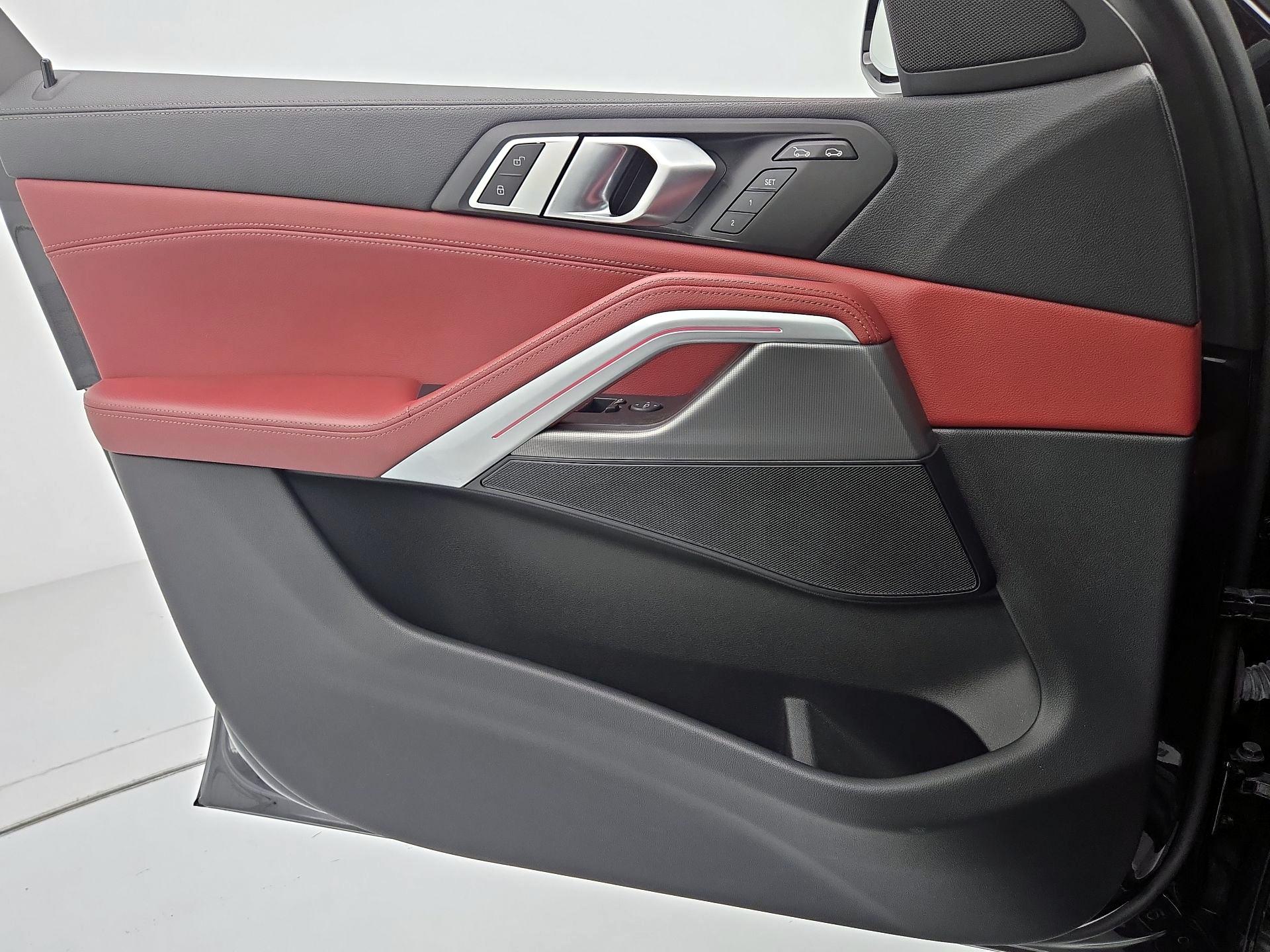 Thumbnail: 2022 BMW X6 - 12